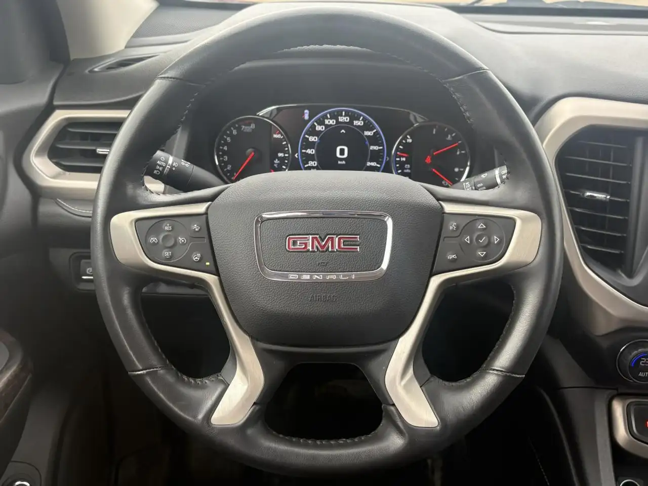 GMC Acadia fotografie GMC Acadia