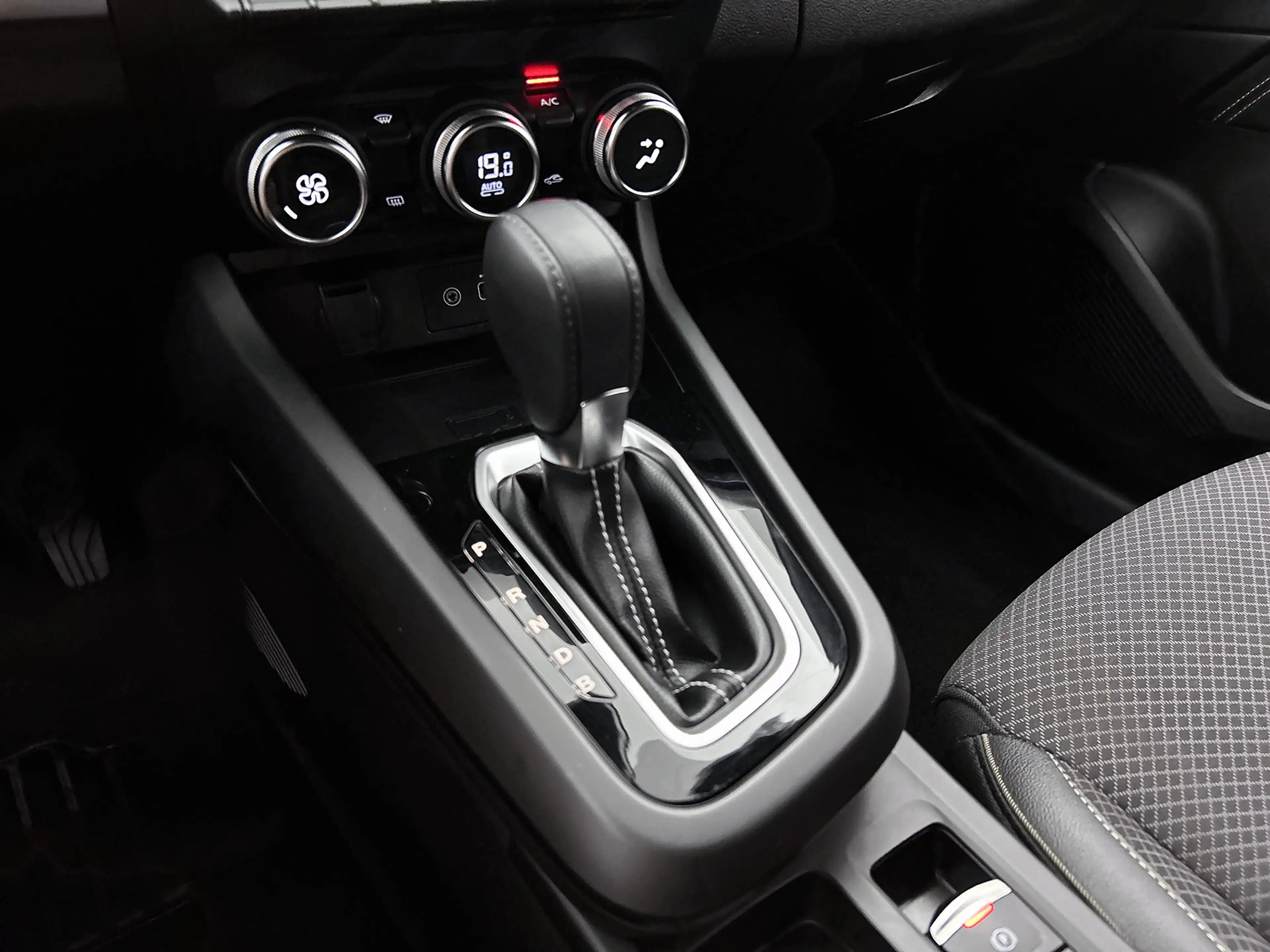 Renault Arkana 1.6 E-Tech full hybrid 145 techno Automaat / Cruis — photo 27