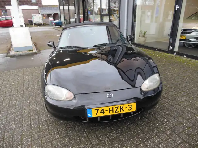 Mazda MX-5 1.8i Staat in De Krim