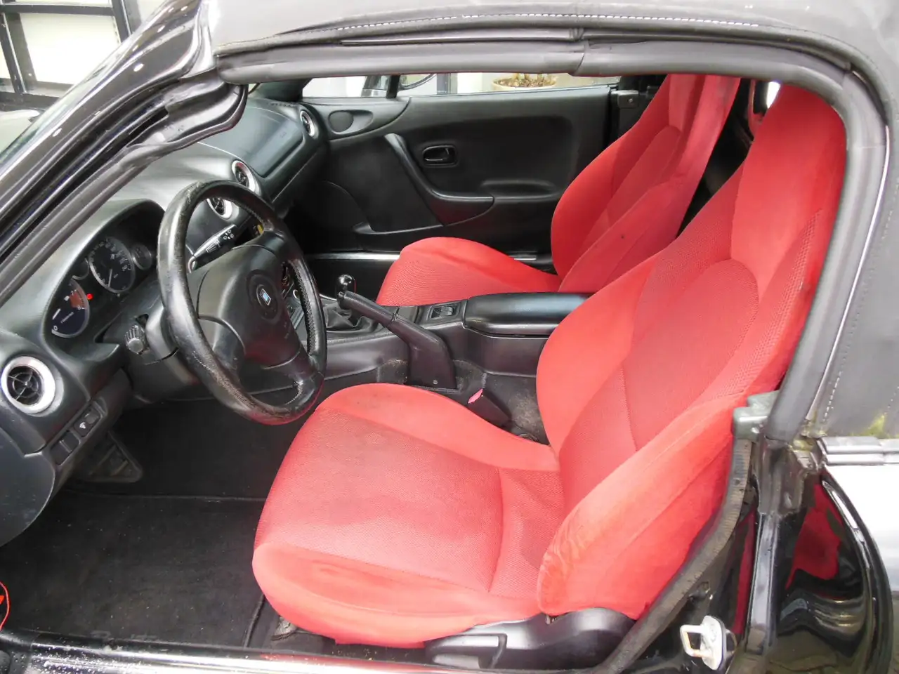 Mazda MX-5 1.8i Staat in De Krim, foto 6
