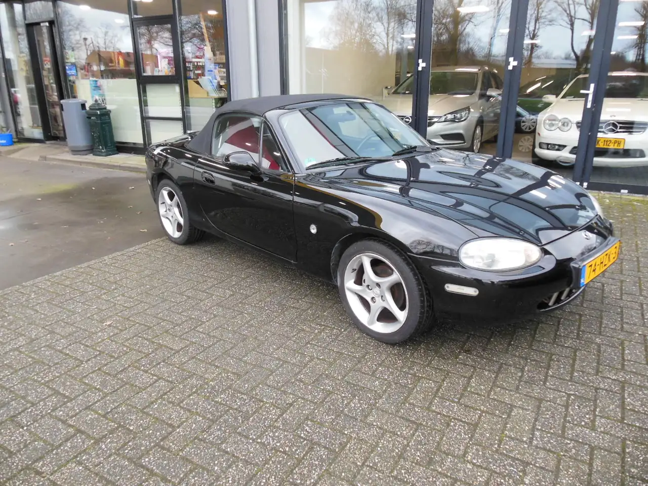 Mazda MX-5 1.8i Staat in De Krim, foto 2