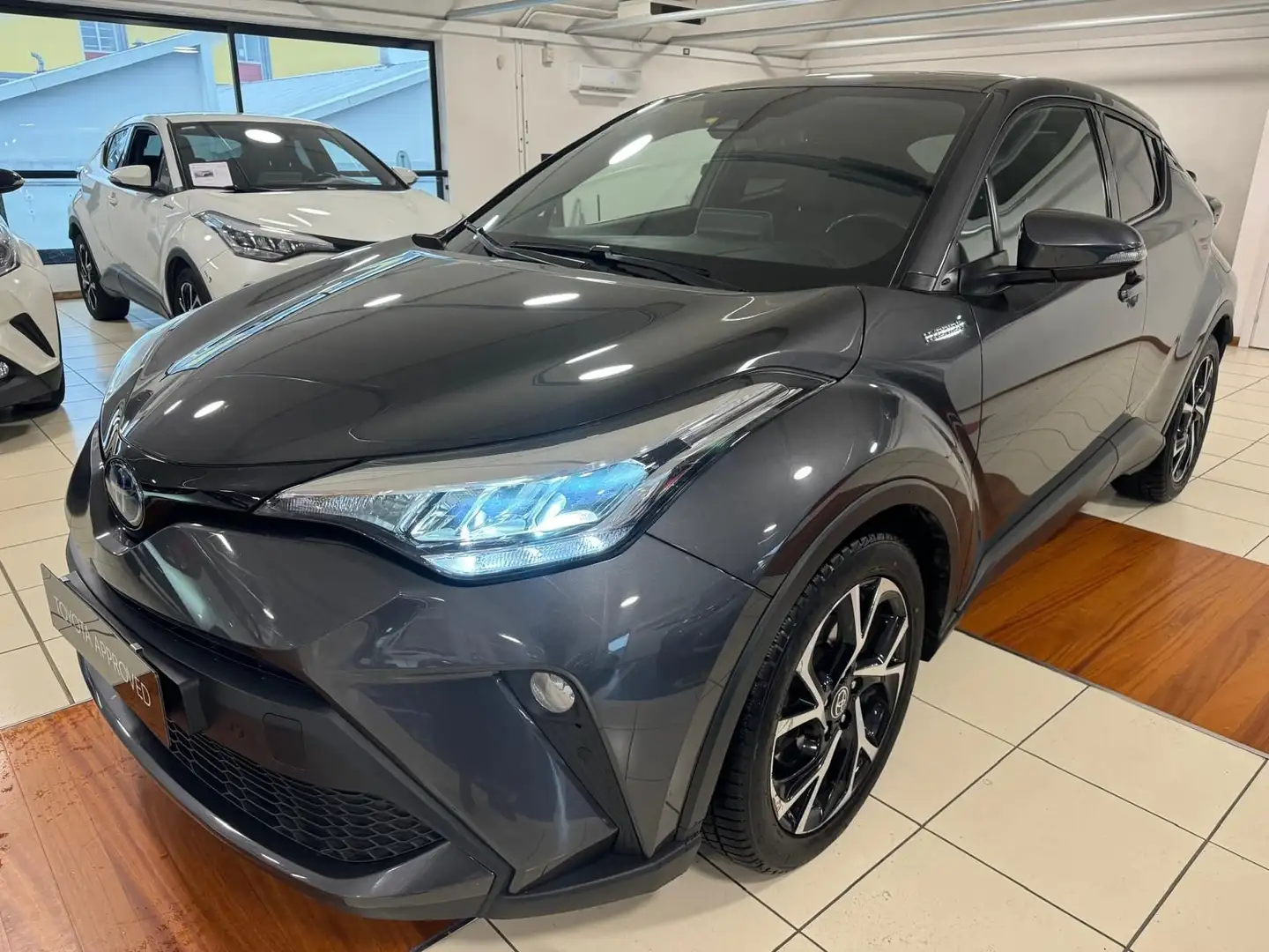 Toyota C-HR C-HR 1.8 Hybrid E-CVT Trend - 1