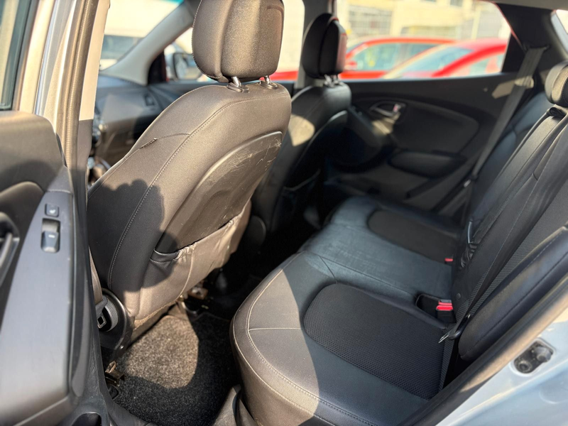 Hyundai iX35 Trend 2WD / Klimaautomatic /SHZ / AHK / — photo 12