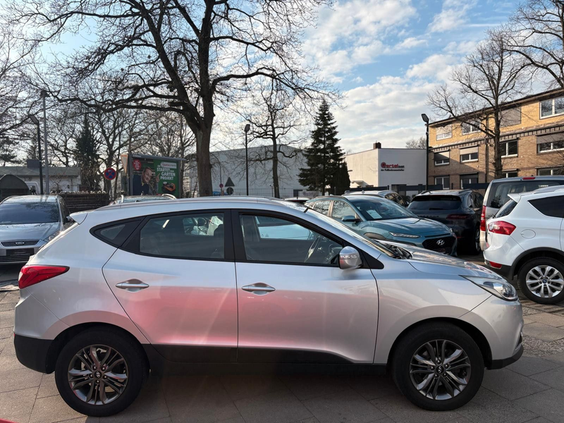 Hyundai iX35 Trend 2WD / Klimaautomatic /SHZ / AHK / — photo 4