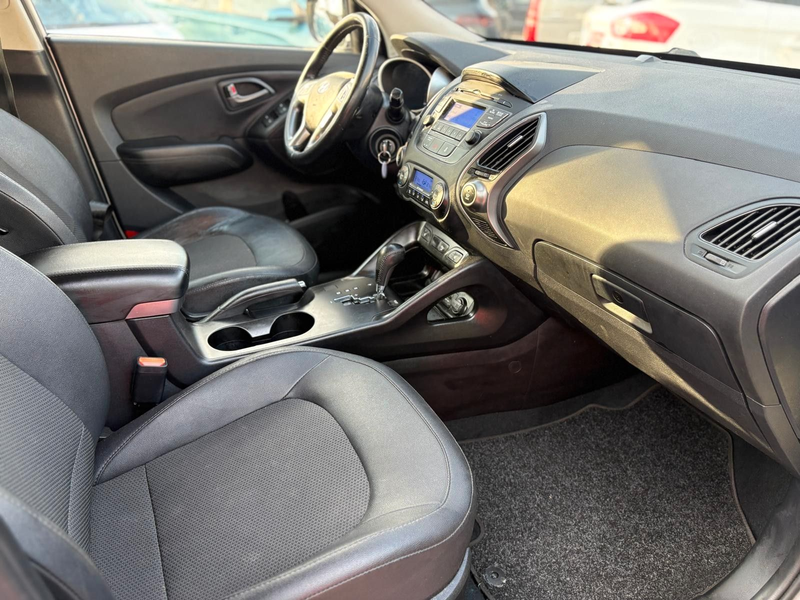 Hyundai iX35 Trend 2WD / Klimaautomatic /SHZ / AHK / — photo 11