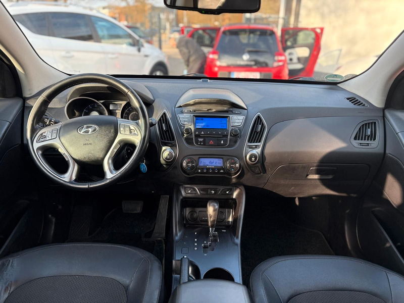 Hyundai iX35 Trend 2WD / Klimaautomatic /SHZ / AHK / — photo 10