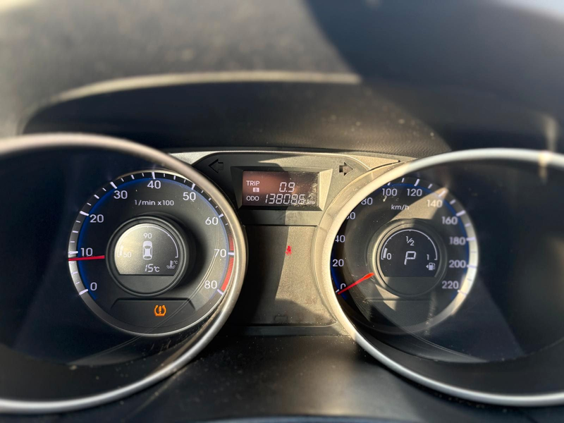 Hyundai iX35 Trend 2WD / Klimaautomatic /SHZ / AHK / — photo 14