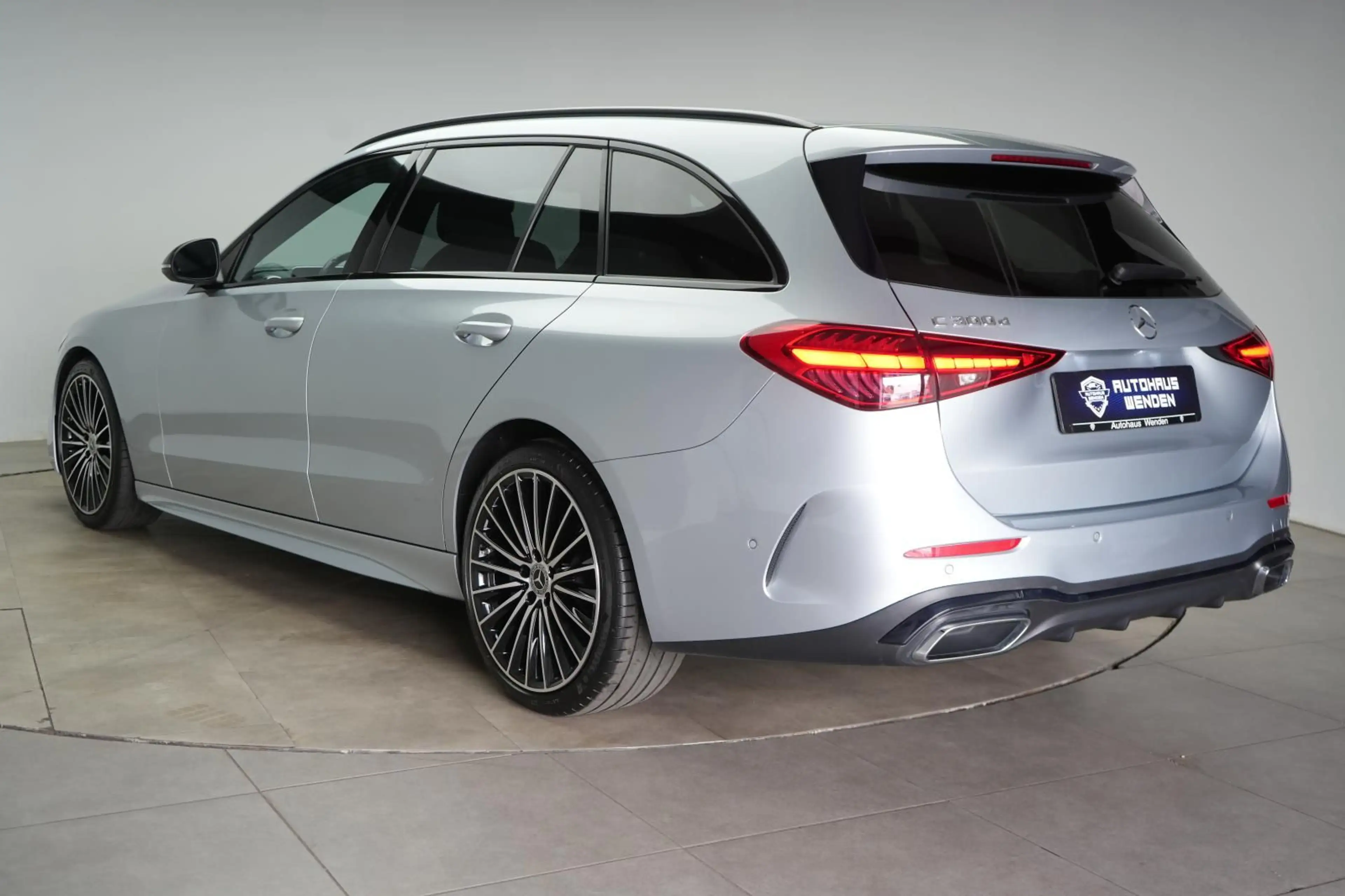 Mercedes-Benz C 300 d T 9G-Tronic AMG Leder/Distronic/Kamera/L — photo 6