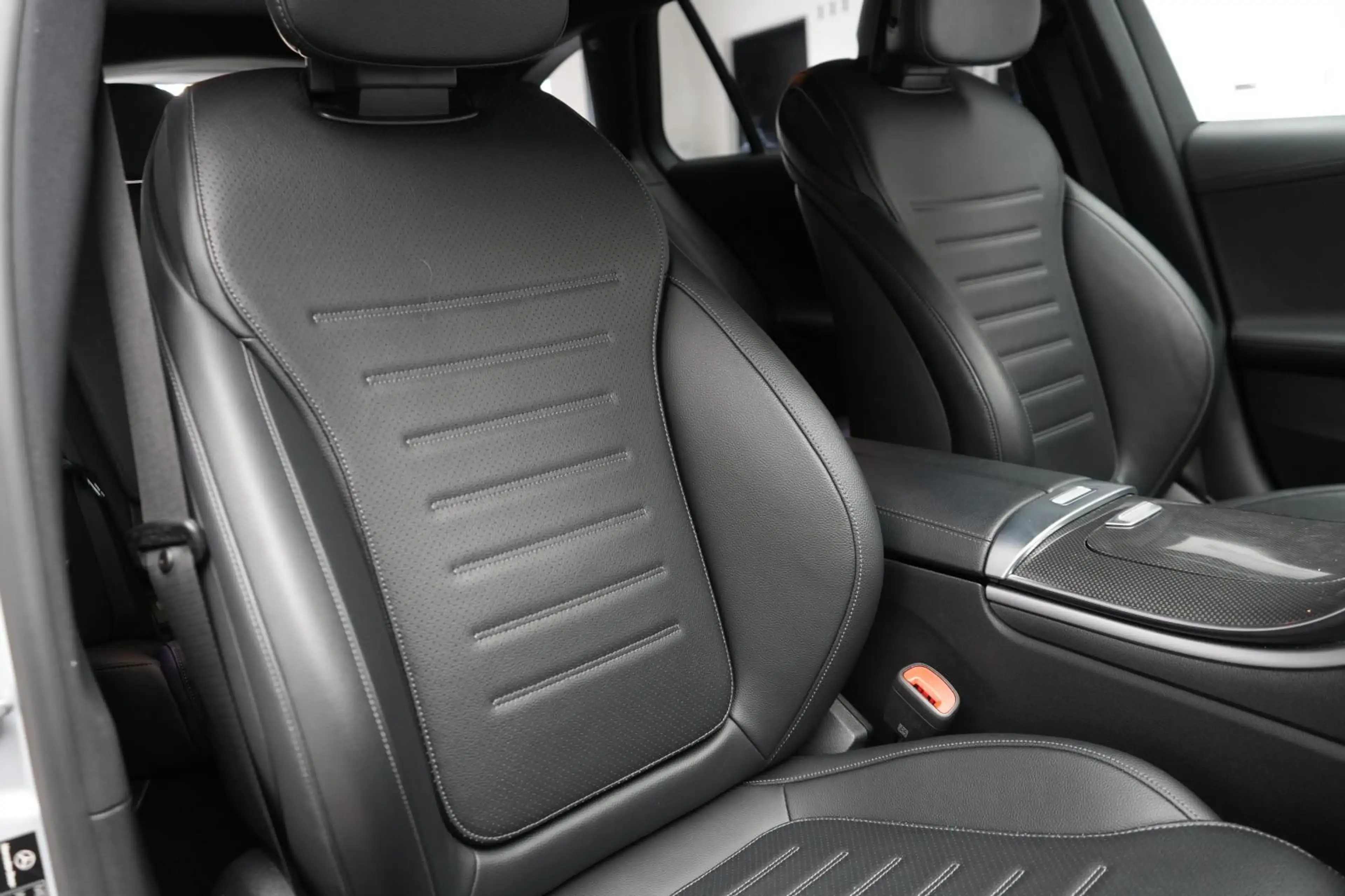 Mercedes-Benz C 300 d T 9G-Tronic AMG Leder/Distronic/Kamera/L — photo 9