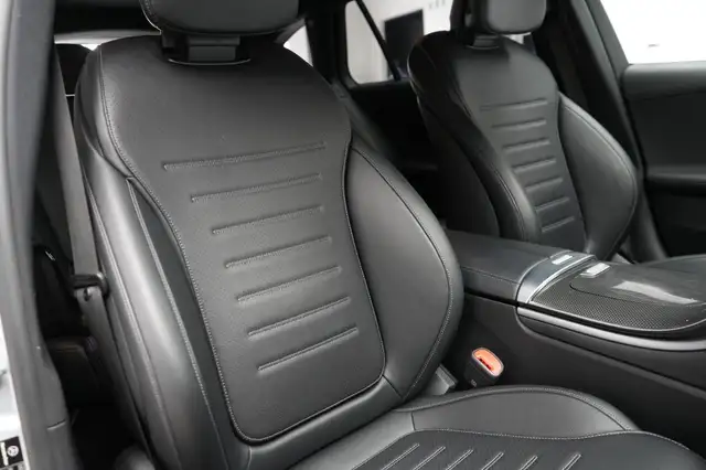Mercedes-Benz C-Class view 9