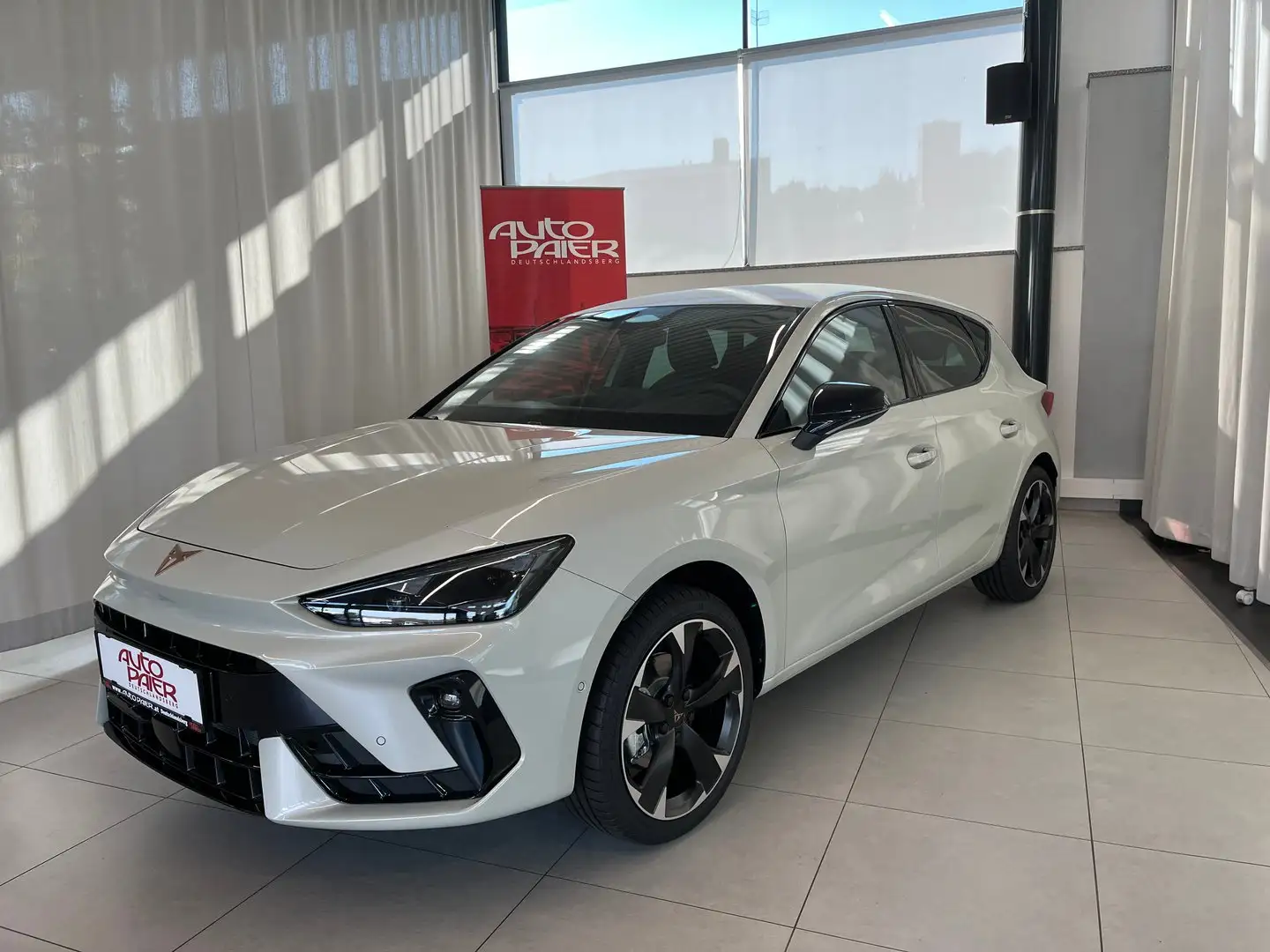 CUPRA Leon 1.5 eTSI DSG Grau - 1