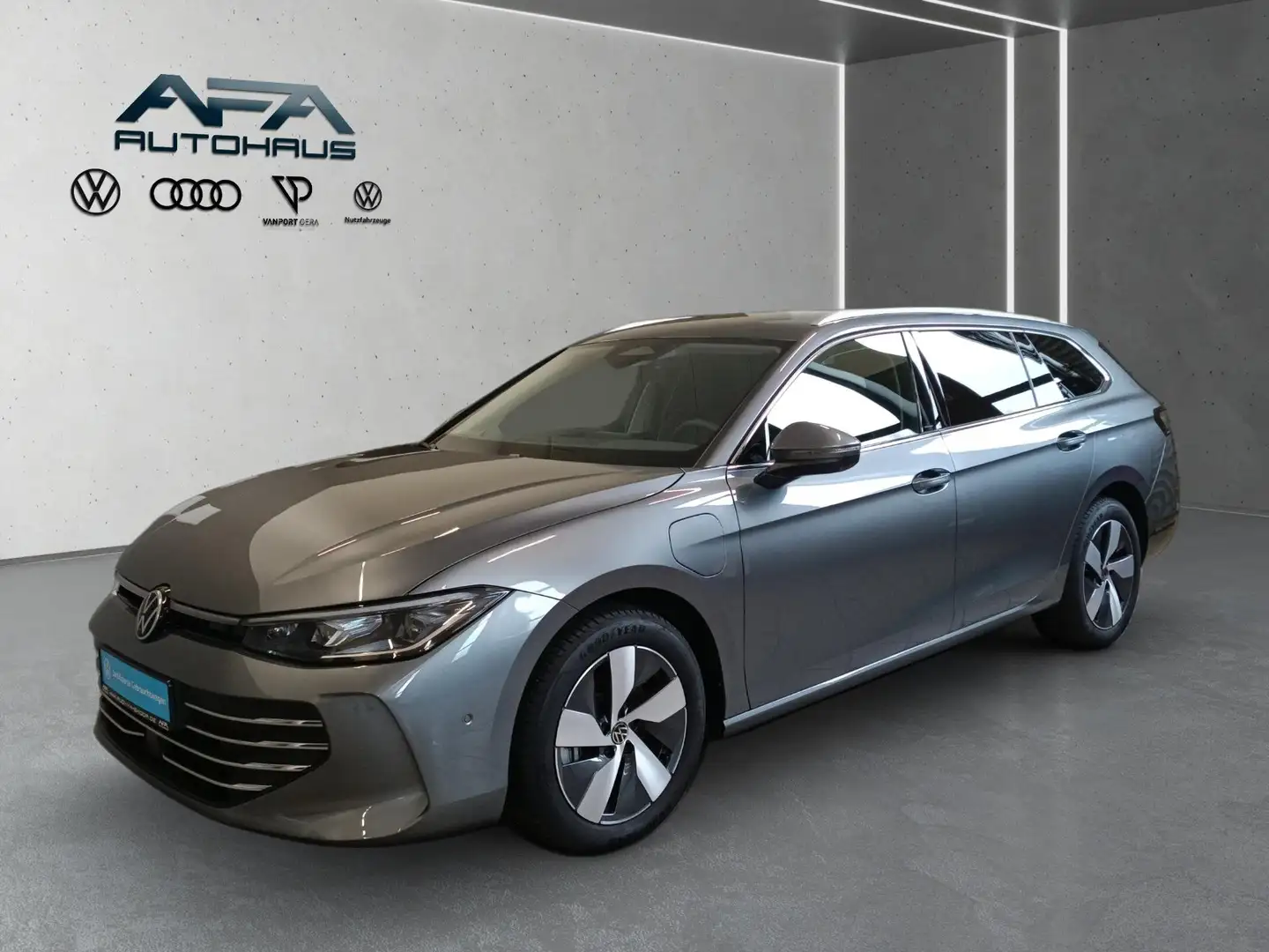Volkswagen Passat Var. 1.5 TSI eHybrid DSG Matrix*Navi*ACC Grau - 2