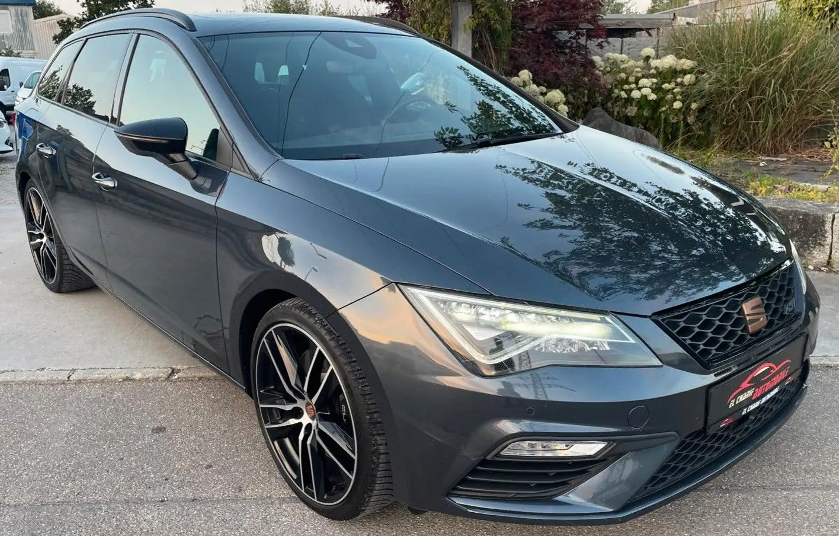 SEAT Leon ST Cupra 300 4Drive Gris - 1