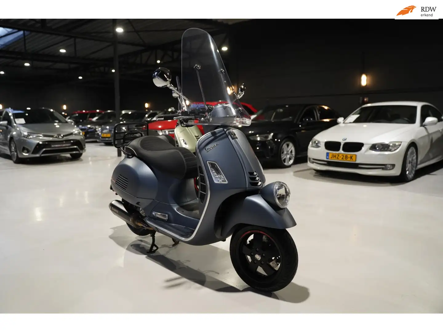 Vespa GTV 300 Scooter Sei Giorni LE Gris - 1