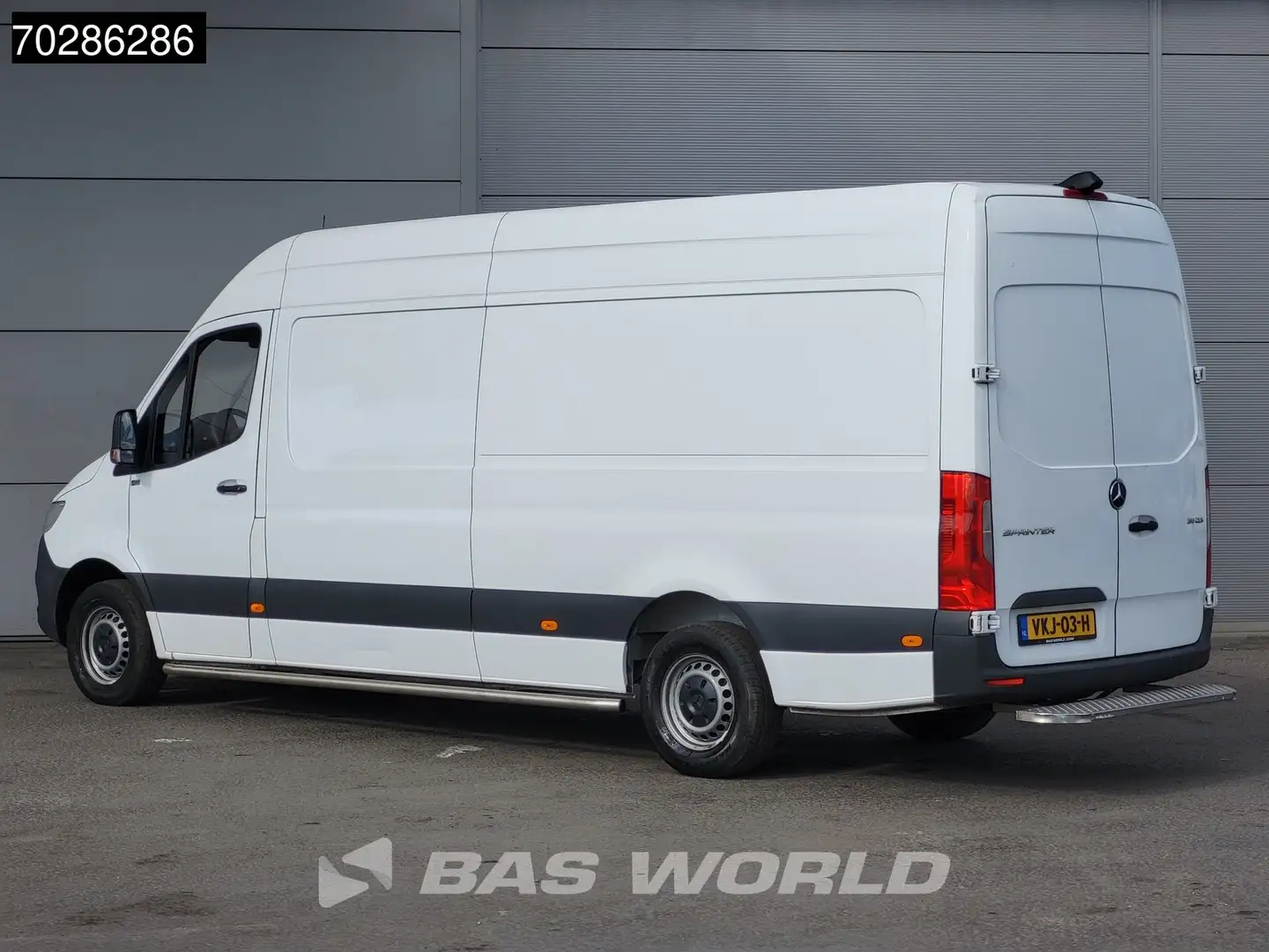 Mercedes-Benz Sprinter 311 CDI Automaat L3H2 Airco Cruise Camera MBUX Car Wit - 2