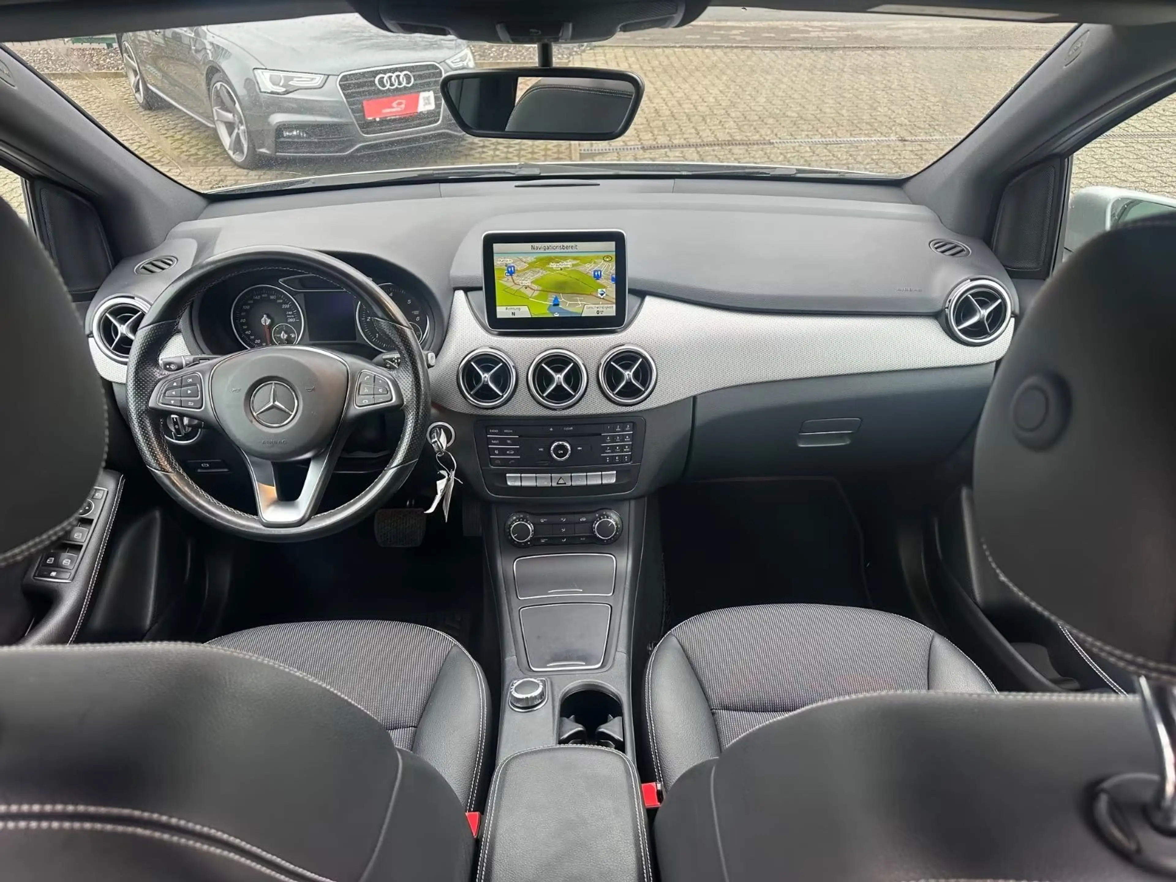 Mercedes-Benz B 180 d Aut. URBAN Nav LED SHZ Temp PDC Bluetooth — photo 11