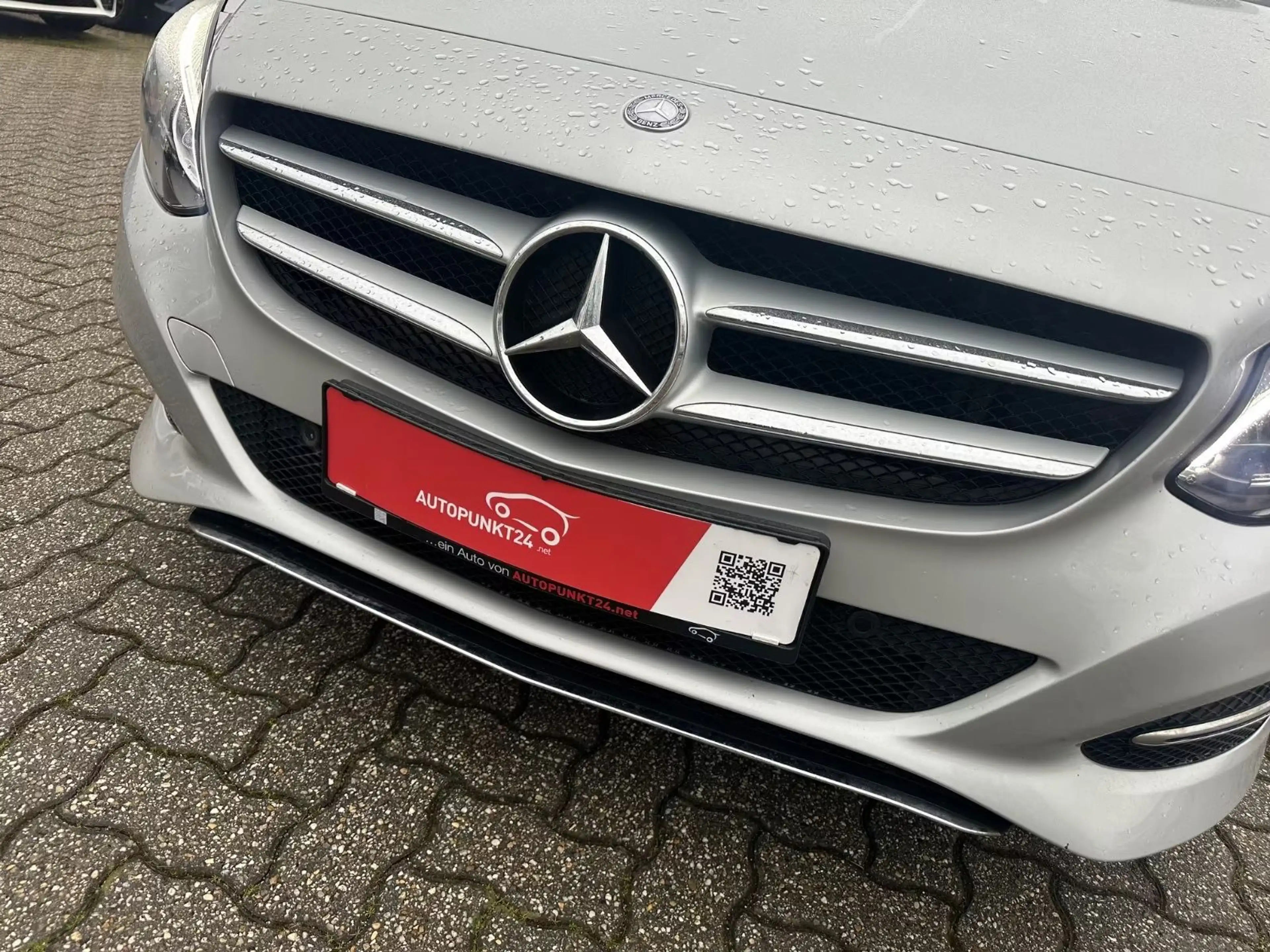 Mercedes-Benz B 180 d Aut. URBAN Nav LED SHZ Temp PDC Bluetooth — photo 10