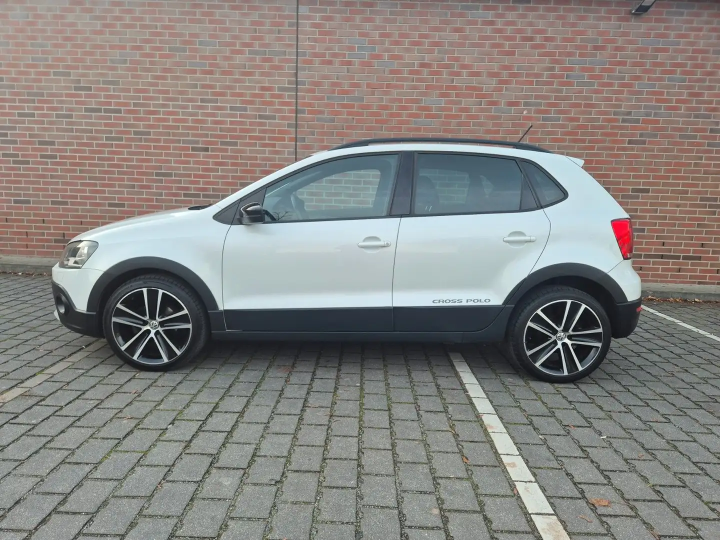 Volkswagen Polo V CrossPolo Urban White VW SCHECKHEFT, 2.HD Blanc - 2