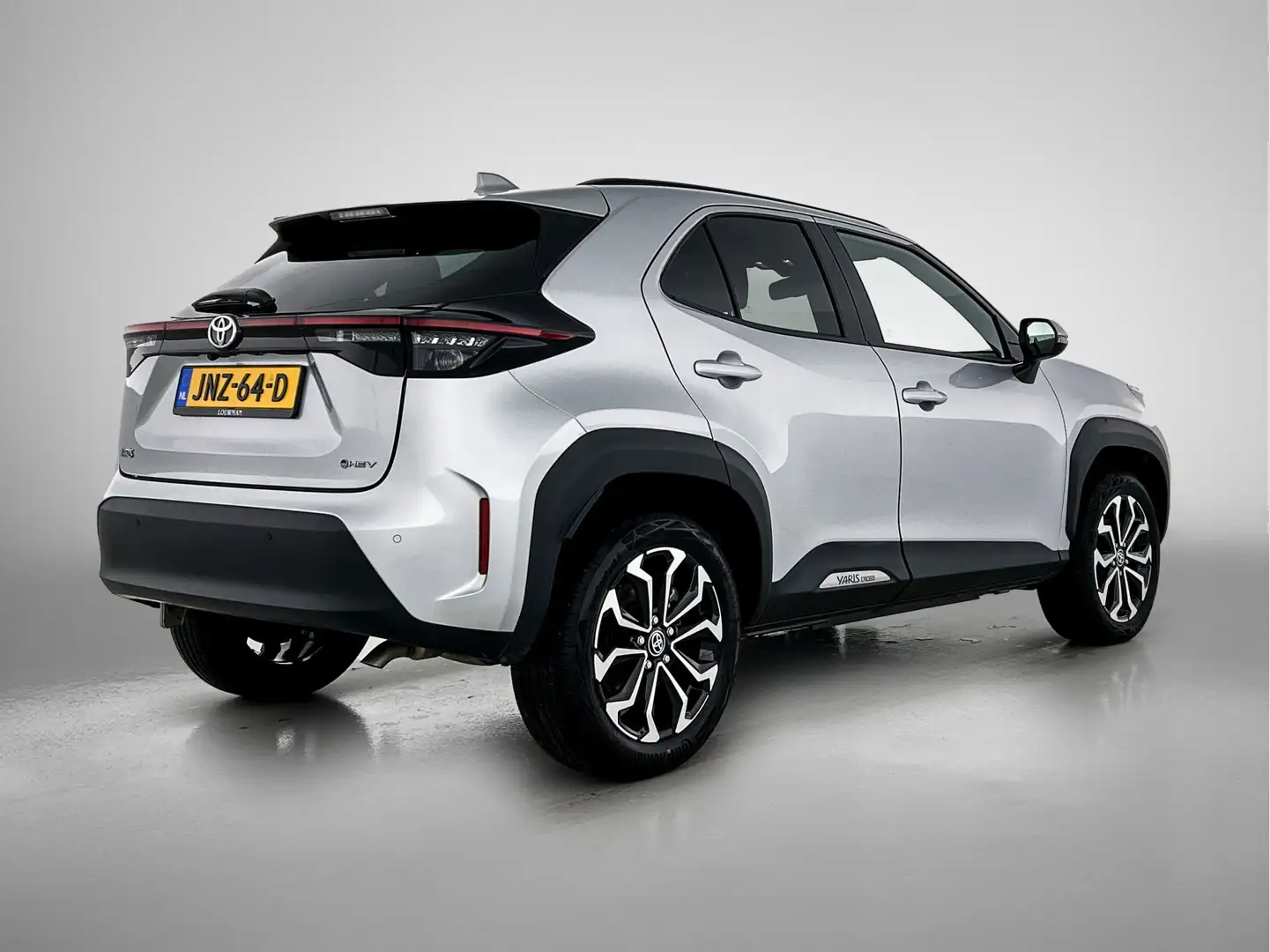 Toyota Yaris Cross 1.5 Hybrid 115 Dynamic | BTW Voertuig | Stoelverwa Grau - 2