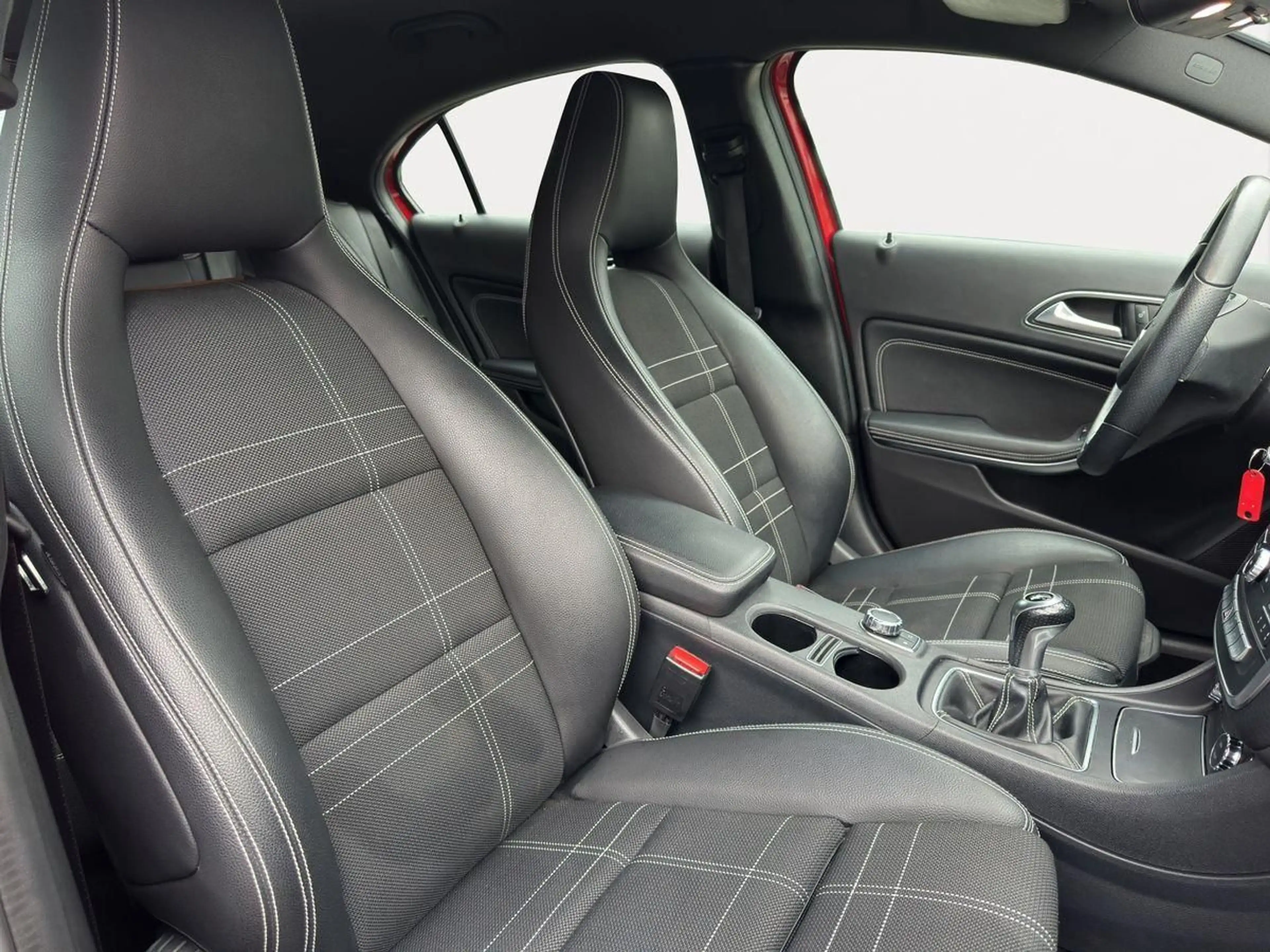 Mercedes-Benz A 180 Navi/SHZ/PDC/Bluetooth — photo 10
