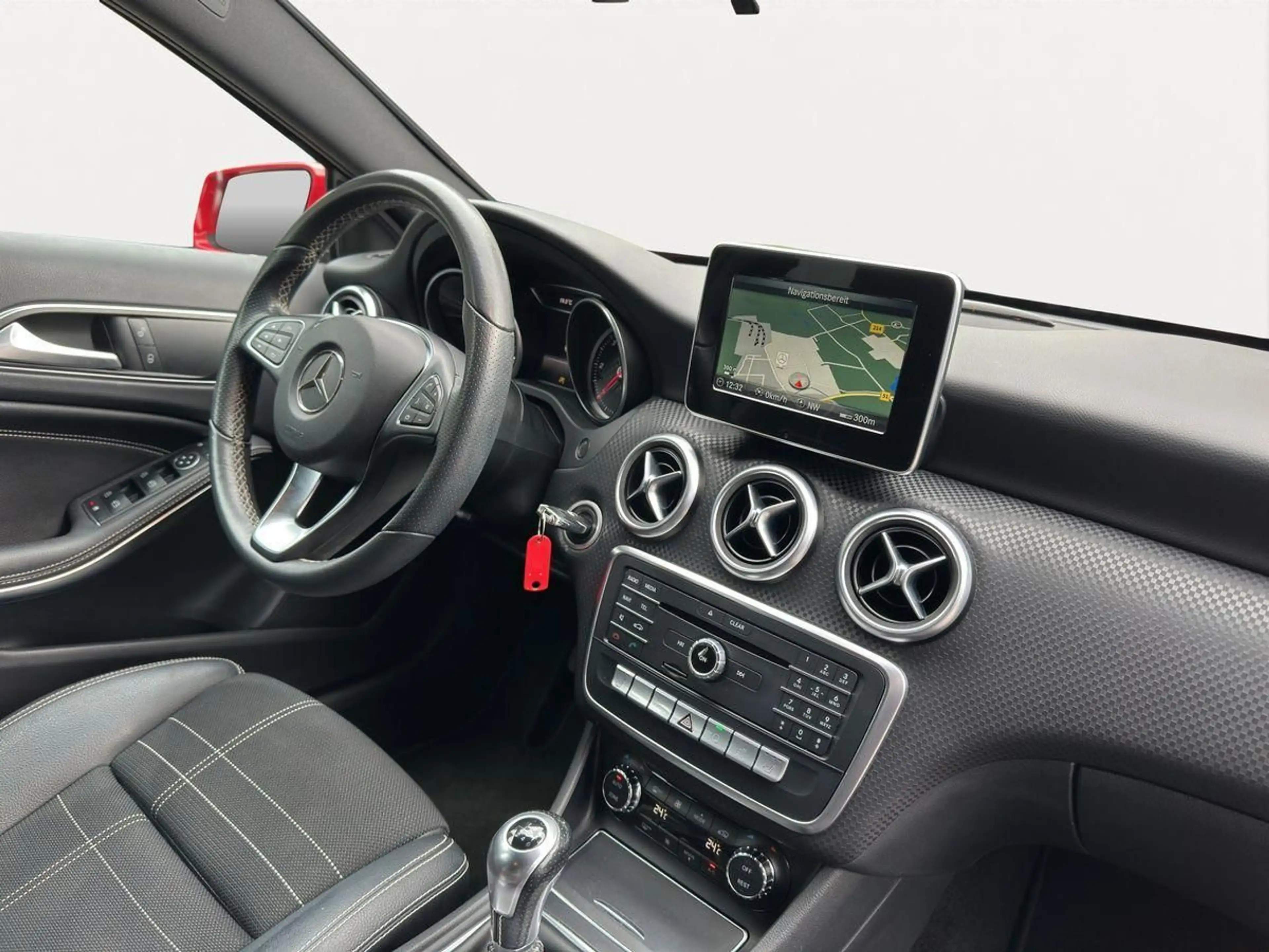 Mercedes-Benz A 180 Navi/SHZ/PDC/Bluetooth — photo 9