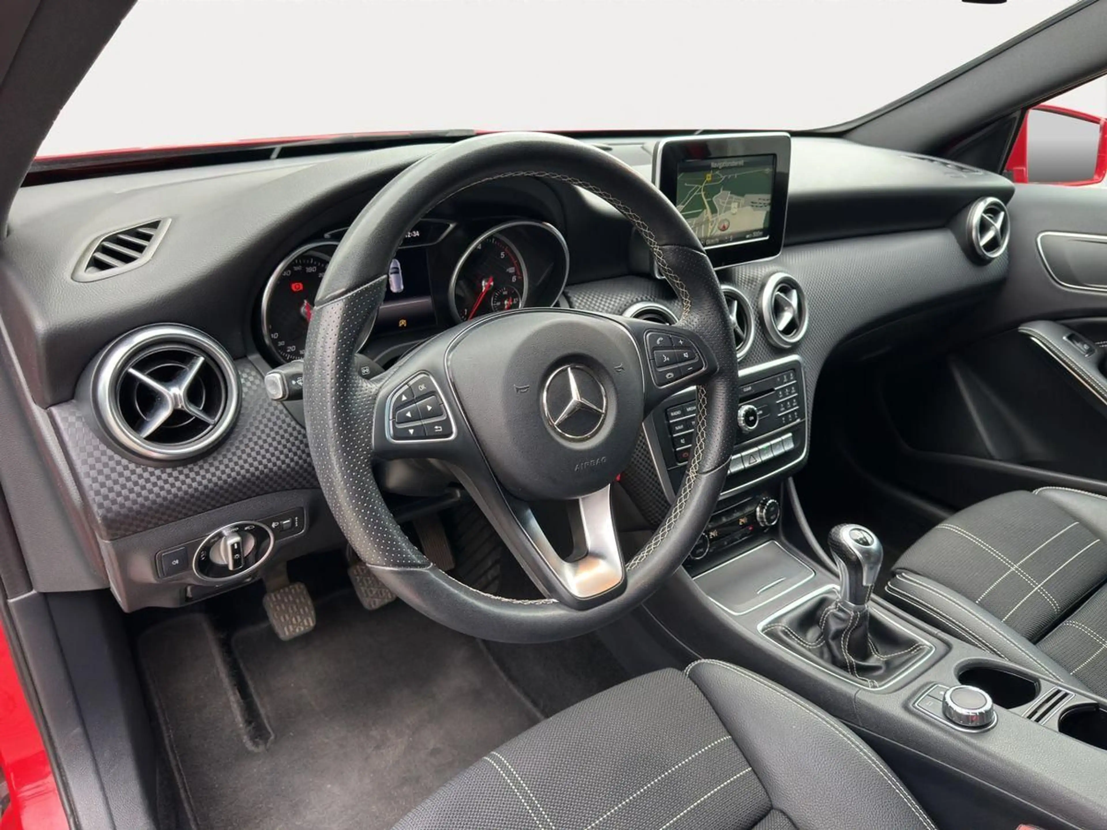 Mercedes-Benz A 180 Navi/SHZ/PDC/Bluetooth — photo 15