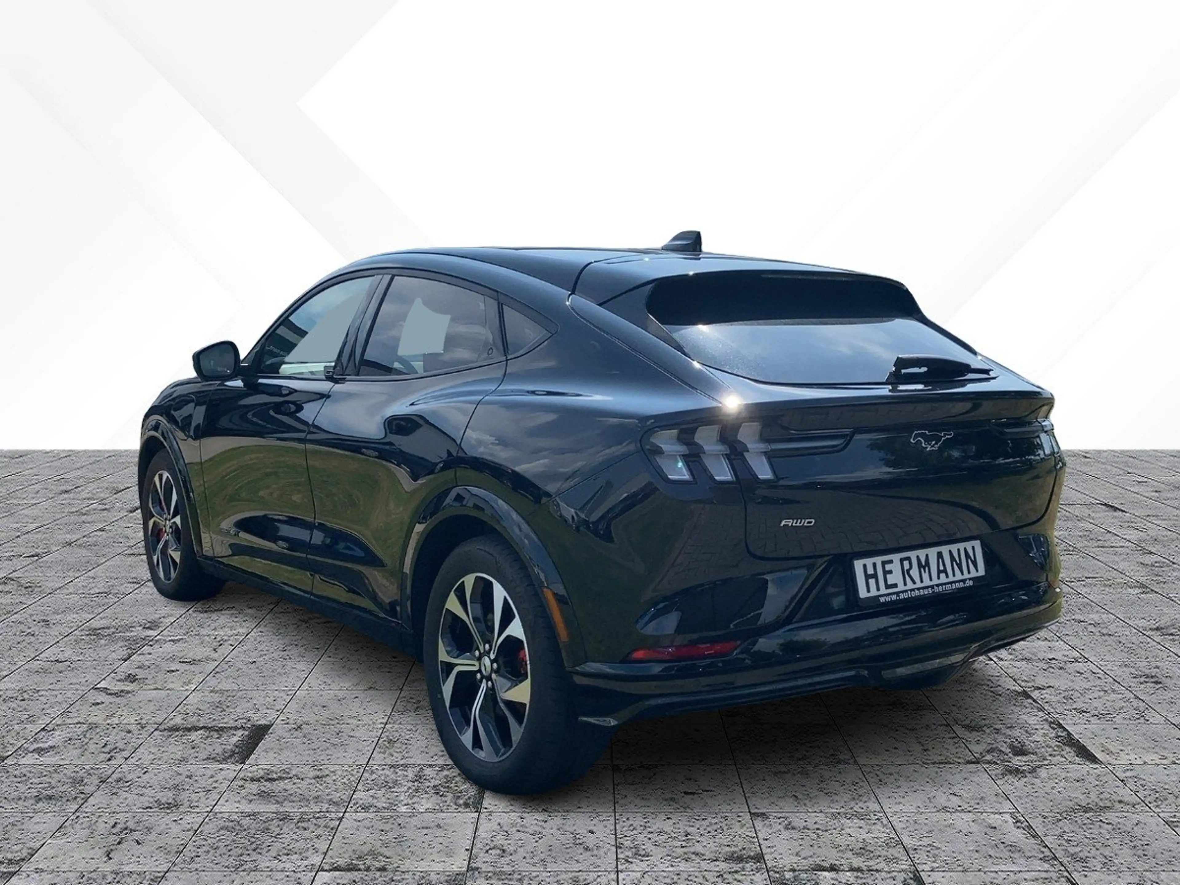 Ford Mustang Mach-E (Extended Range 99kWh) Premium LM — photo 4