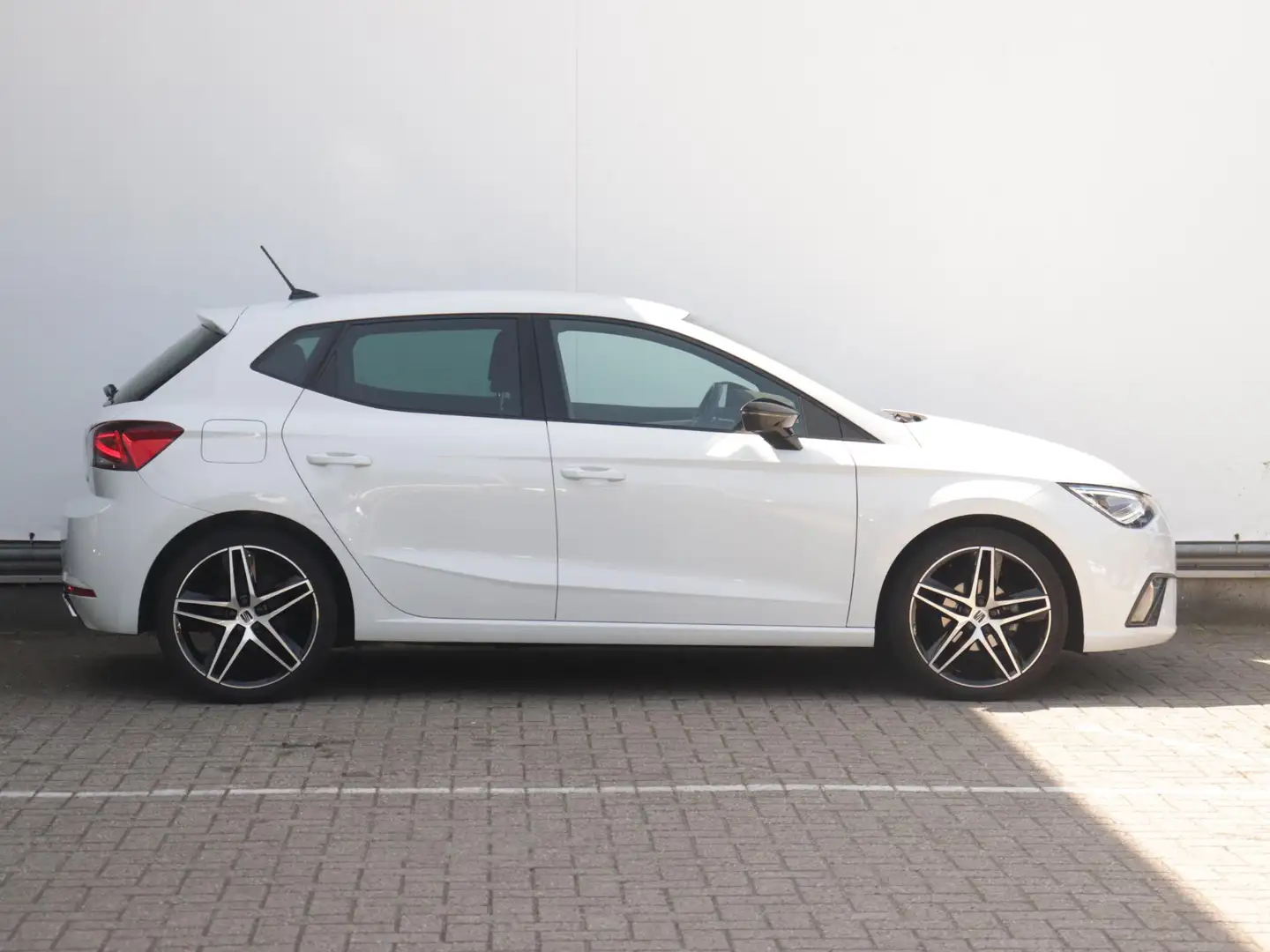 SEAT Ibiza 1.0 EcoTSI FR | Beats | Camera | Navigatie | Stoel Wit - 2