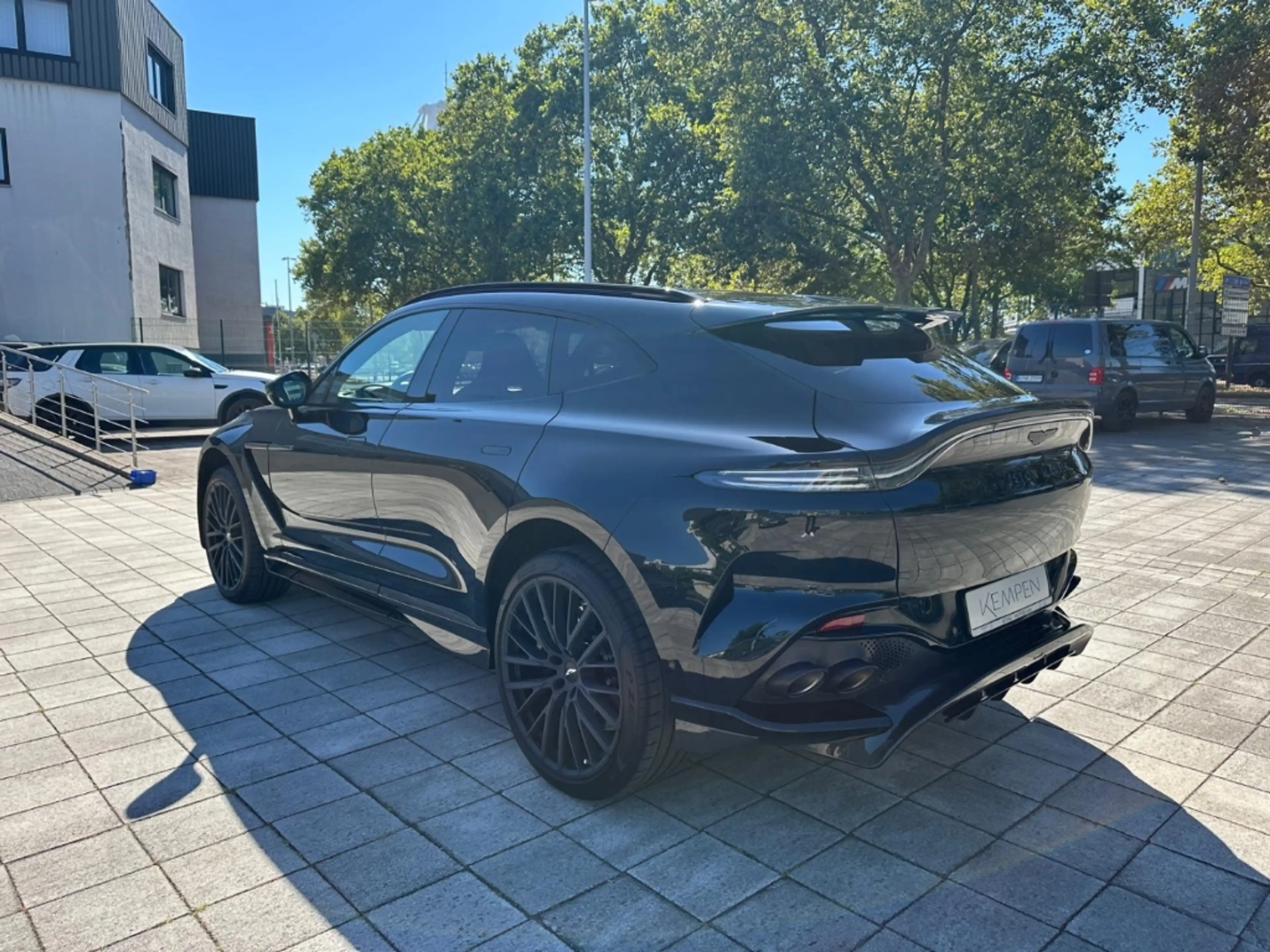 Aston Martin DBX 707 Oberon Black / Phantom Grey Carbon Ext. — photo 4