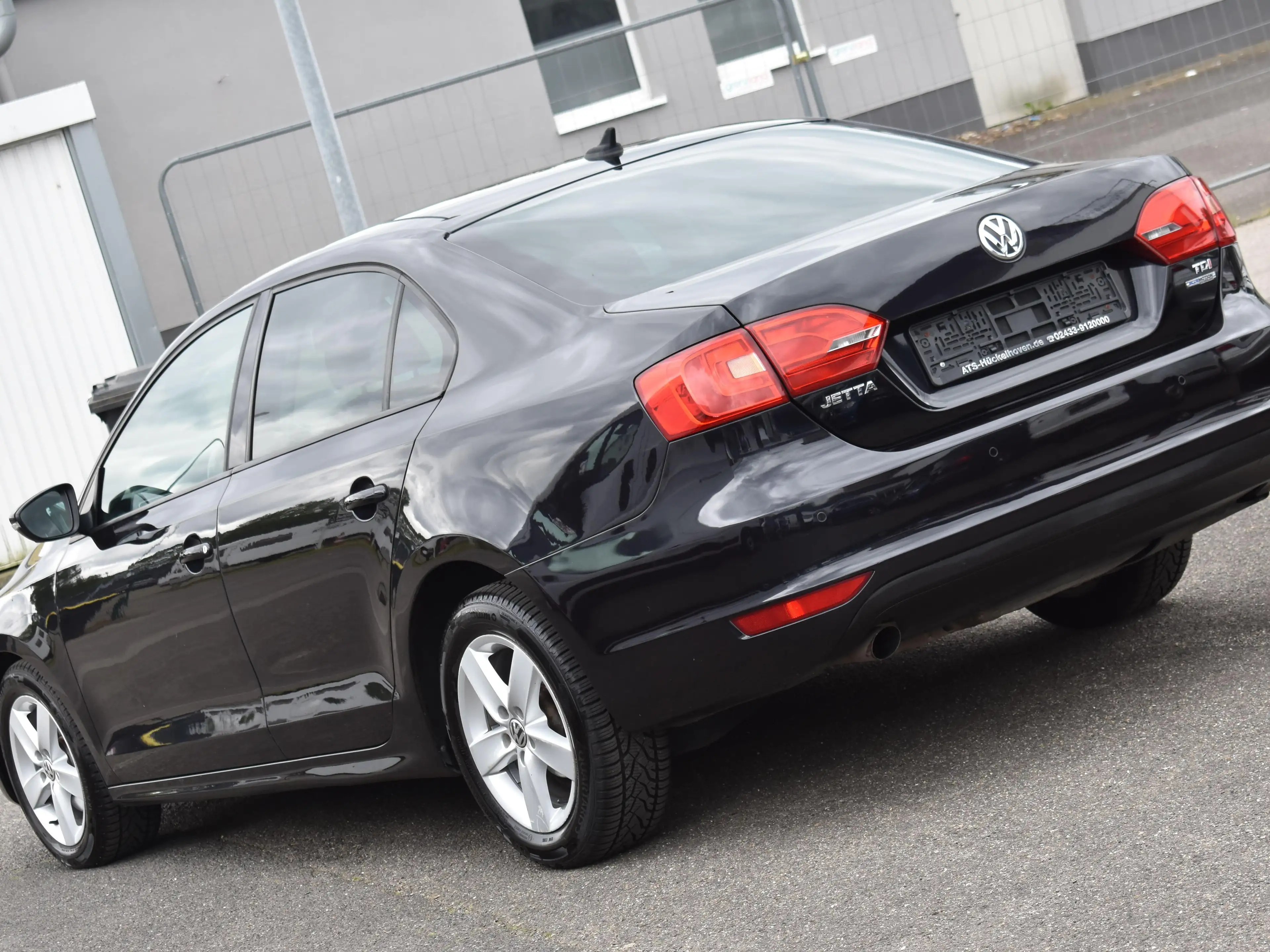 Volkswagen Jetta Comfortline BMT *PDC*TEMPOMAT*ALLWETTER*TÜV NEU — photo 2