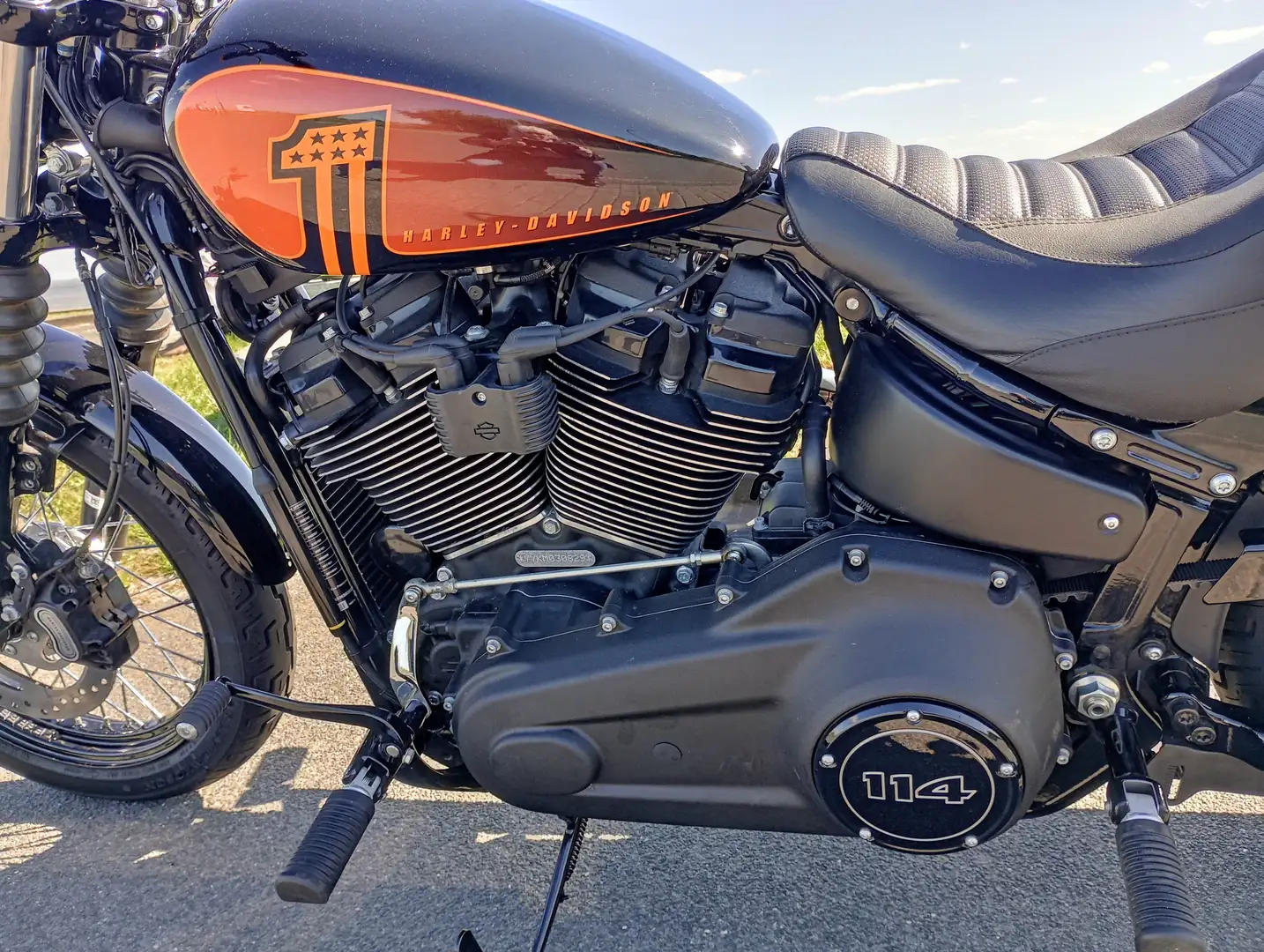 Harley-Davidson Street Bob 114 FXBBS mit viel Zubehör! Schwarz - 2