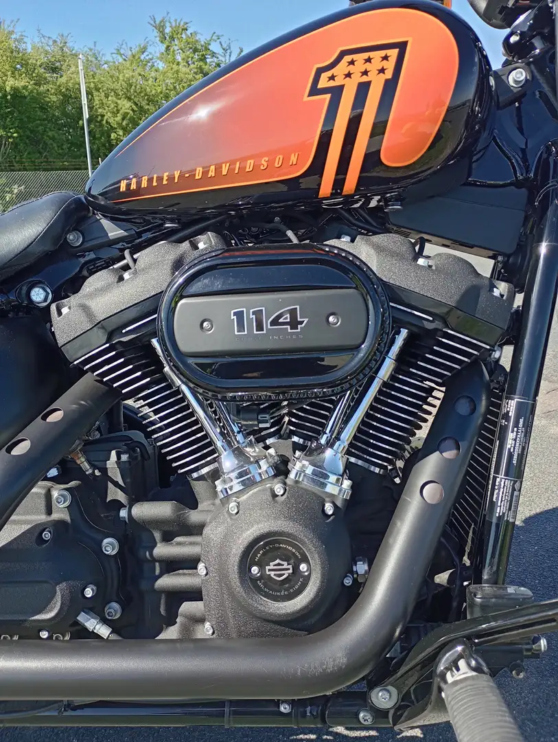 Harley-Davidson Street Bob 114 FXBBS mit viel Zubehör! Černá - 2