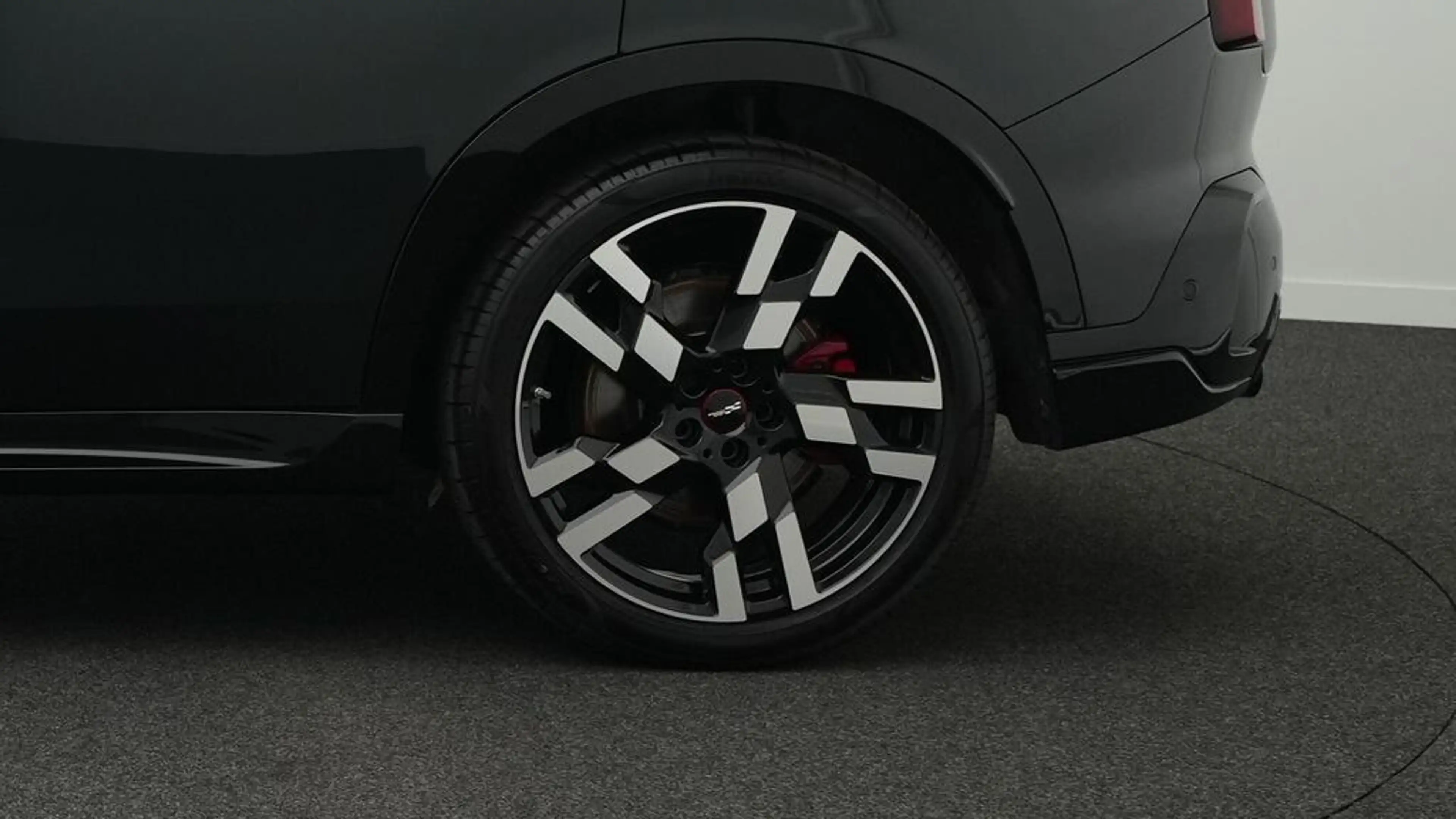 MINI JCW Countryman All4 John Cooper Works Trim — photo 10