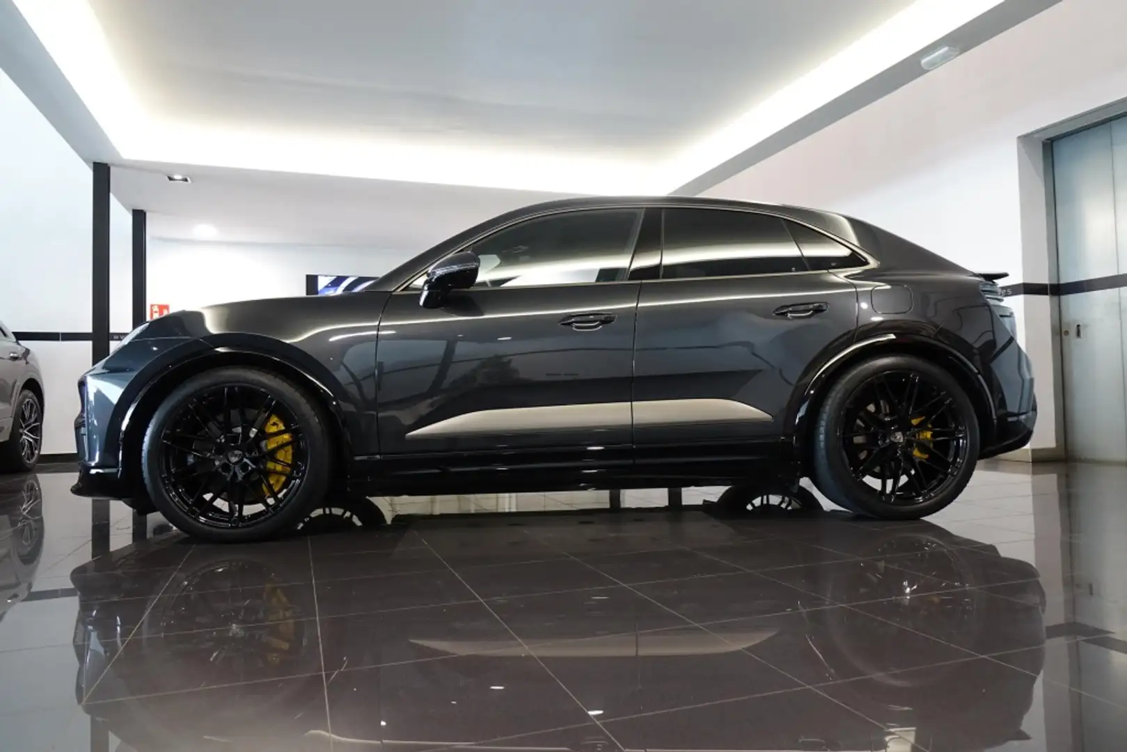 Porsche Macan Turbo Gris - 2