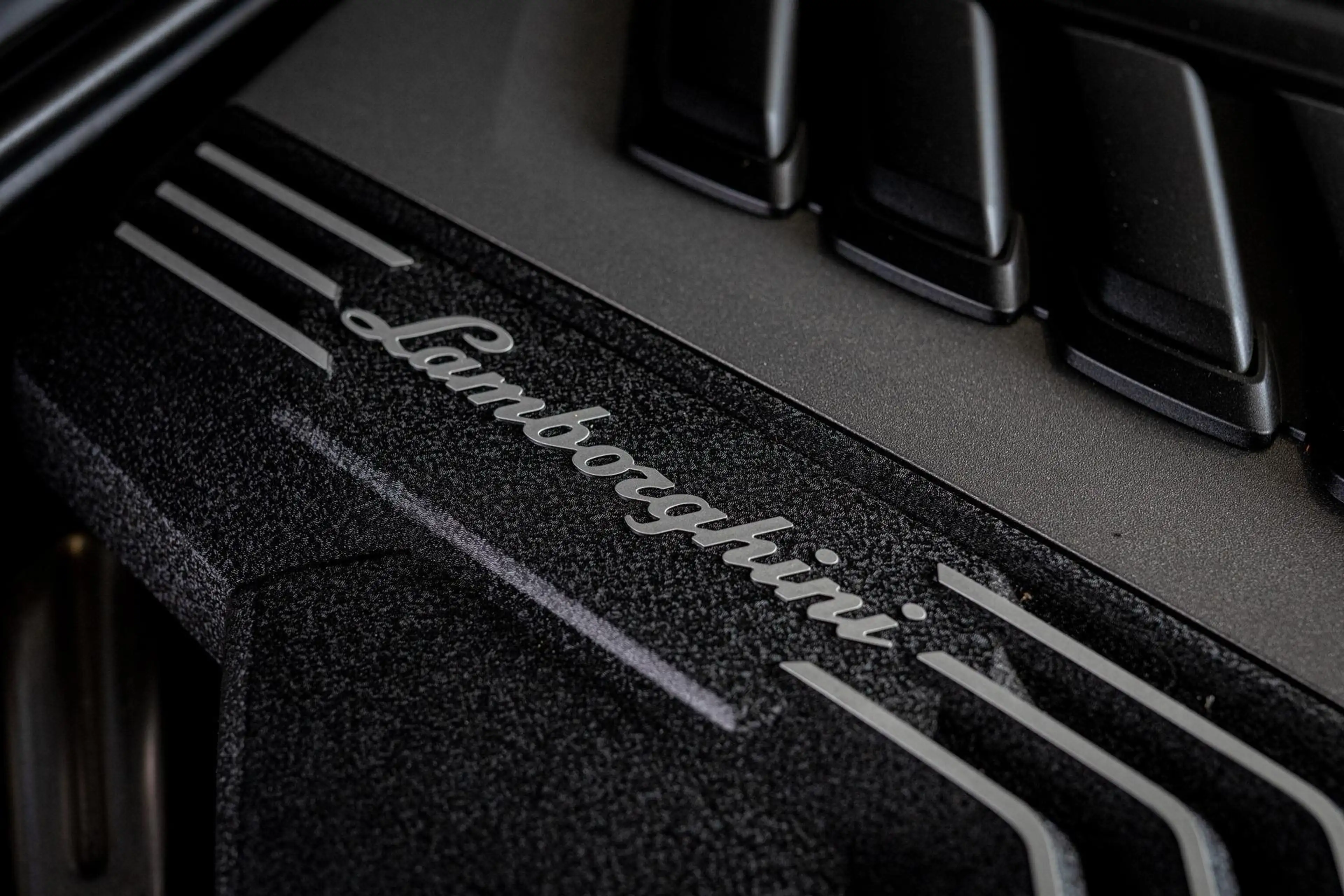 Lamborghini Urus 4.0 V8 | Akra | 23 Inch | Pano | B&O | HUD — photo 15