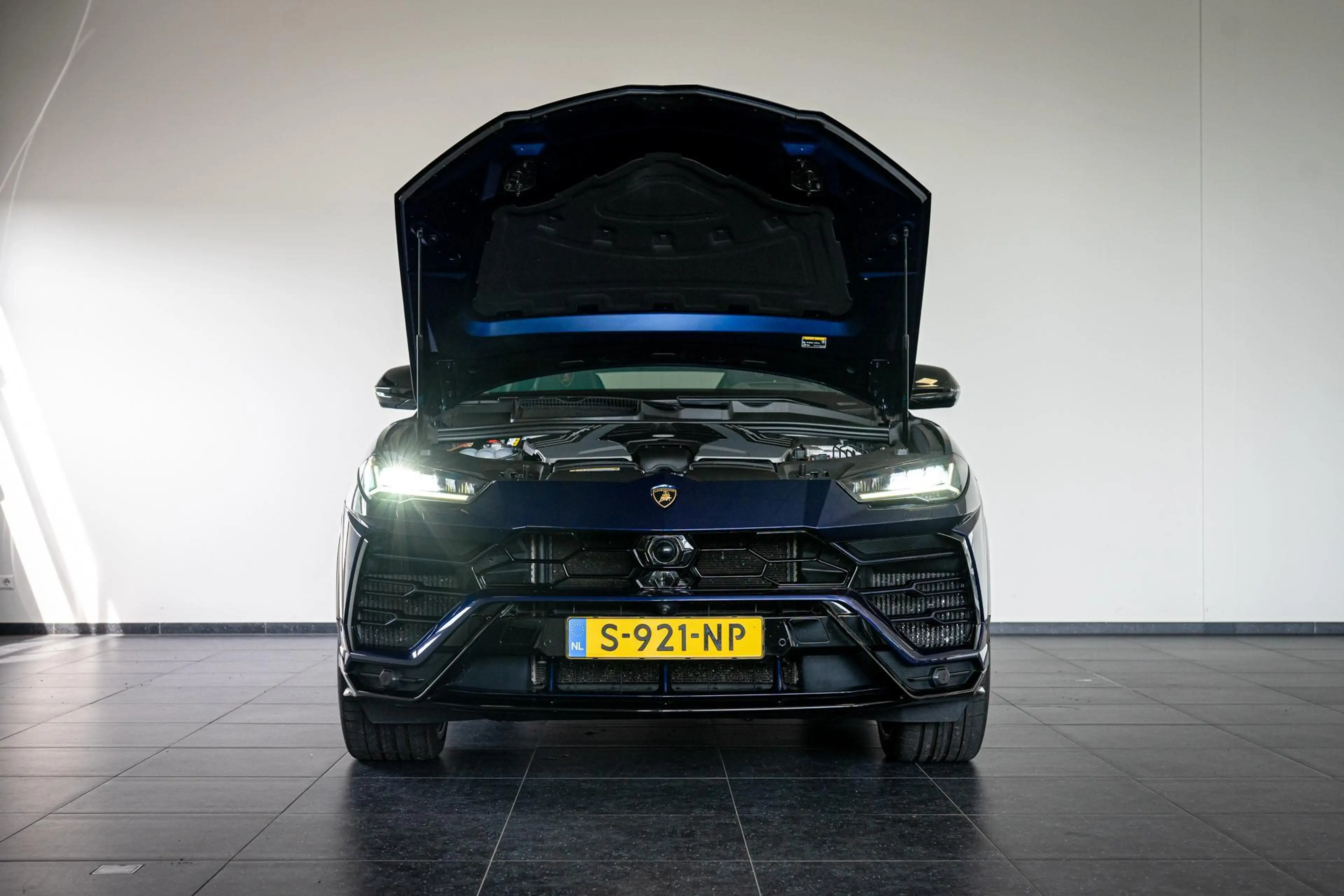 Lamborghini Urus 4.0 V8 | Akra | 23 Inch | Pano | B&O | HUD — photo 13
