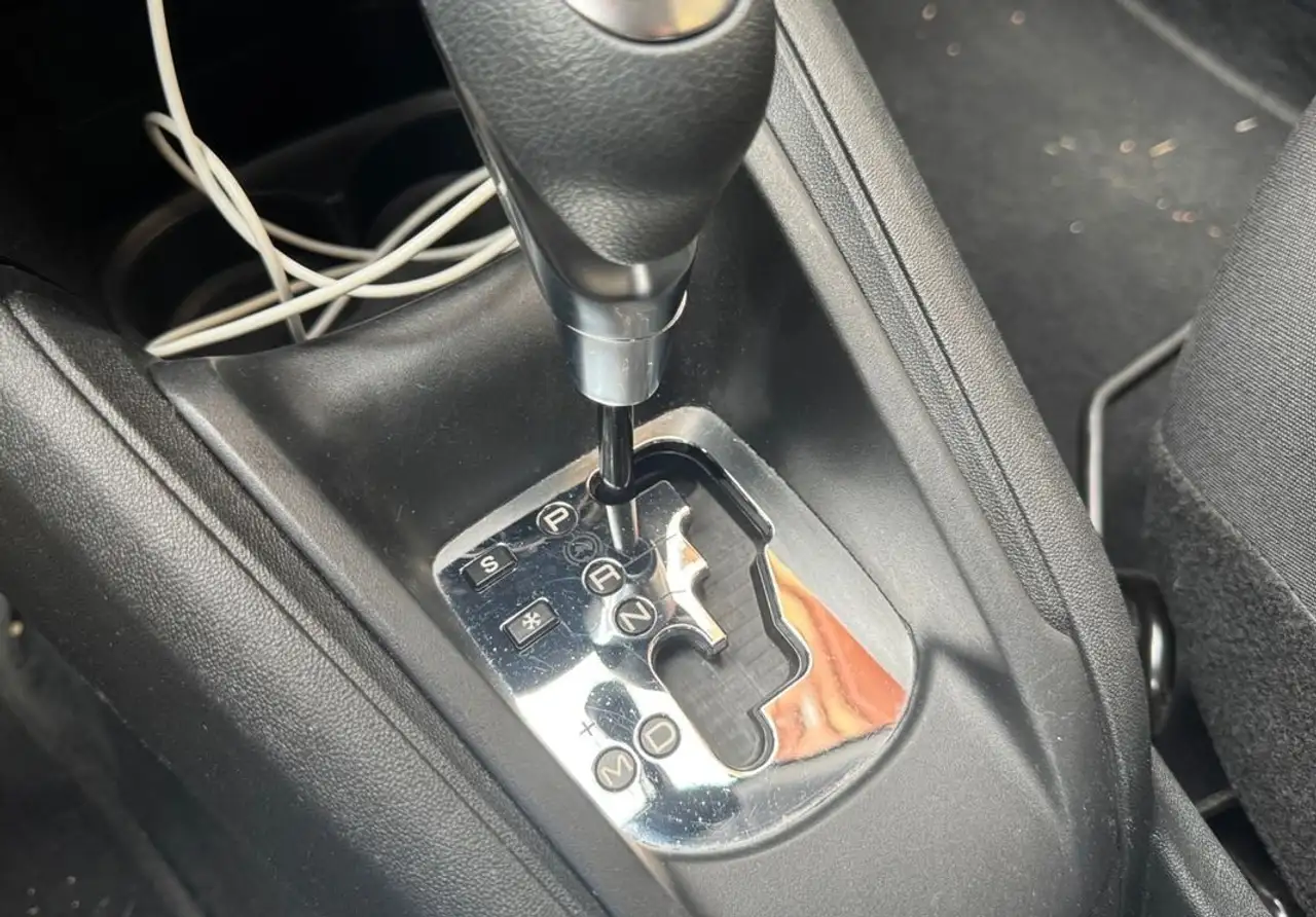 Peugeot 208 208 — photo 22