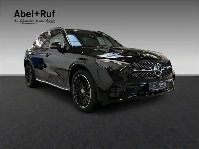 Mercedes-Benz GLC 200 view 3