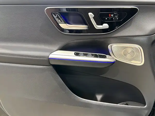 Mercedes-Benz GLC 200 view 13