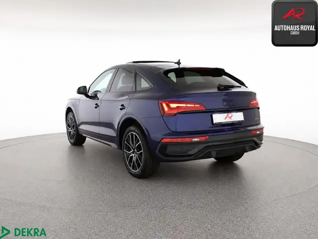 Audi Q5 view 3