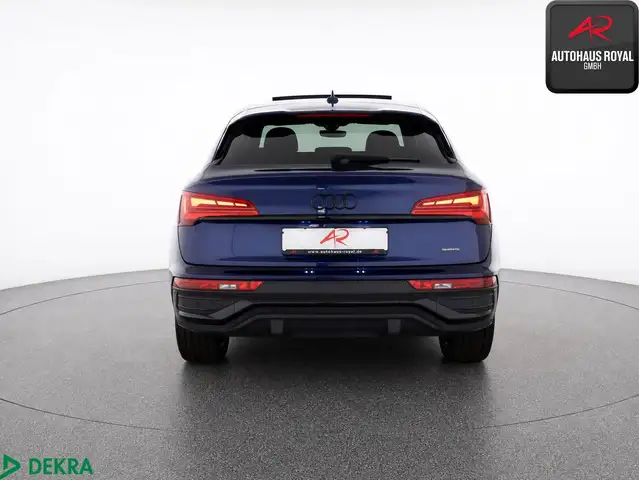 Audi Q5 view 4