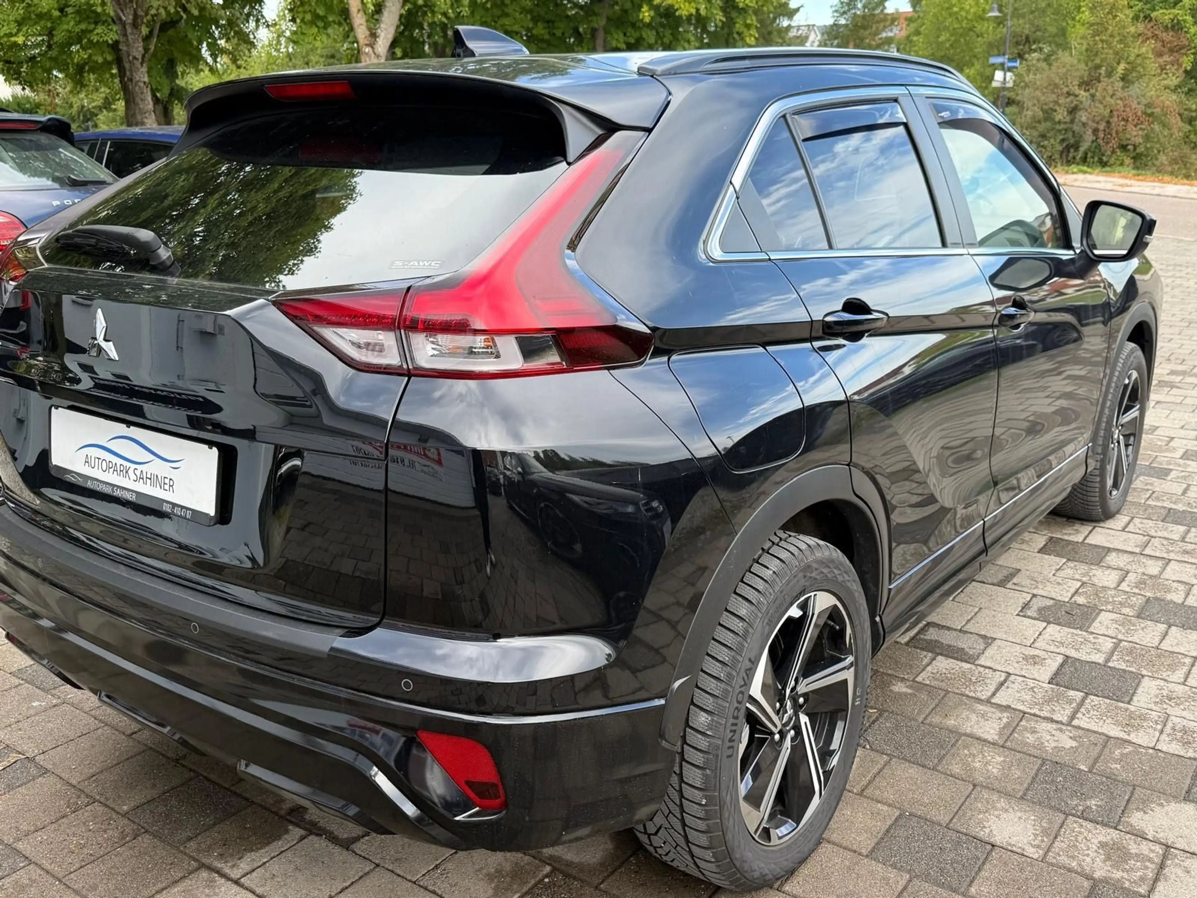 Mitsubishi Eclipse Cross Plus Select Black Hybrid 4WD — photo 15