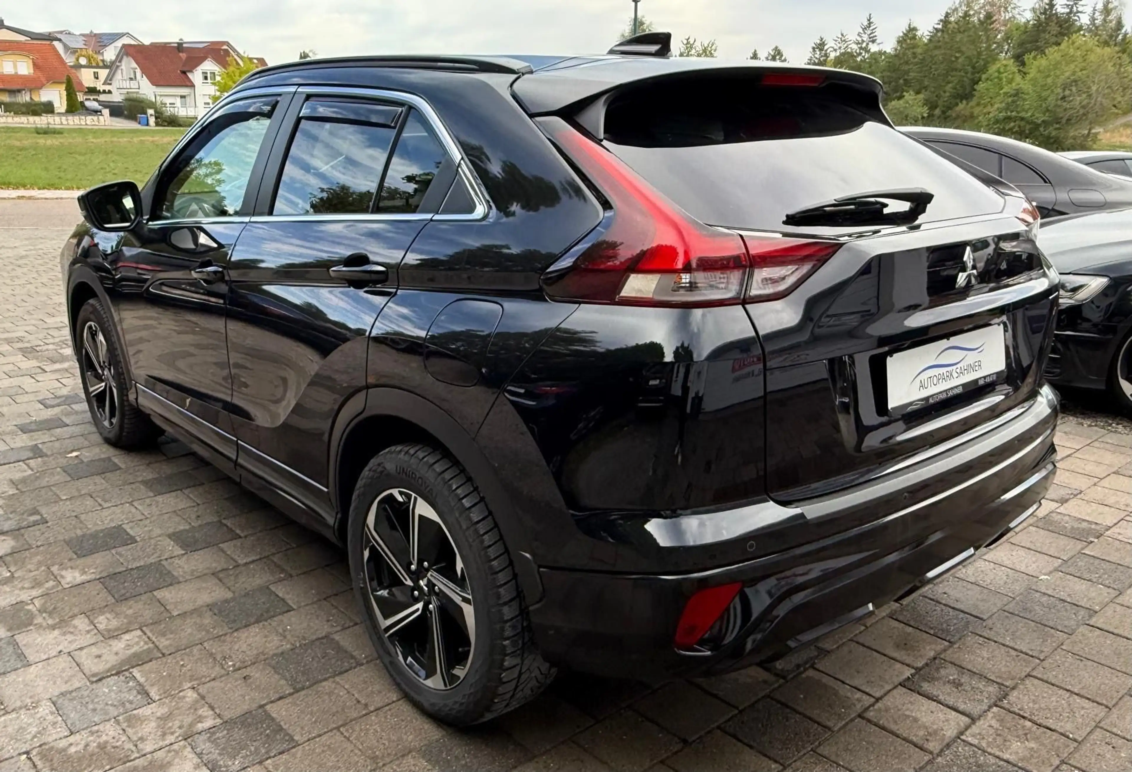 Mitsubishi Eclipse Cross Plus Select Black Hybrid 4WD — photo 10