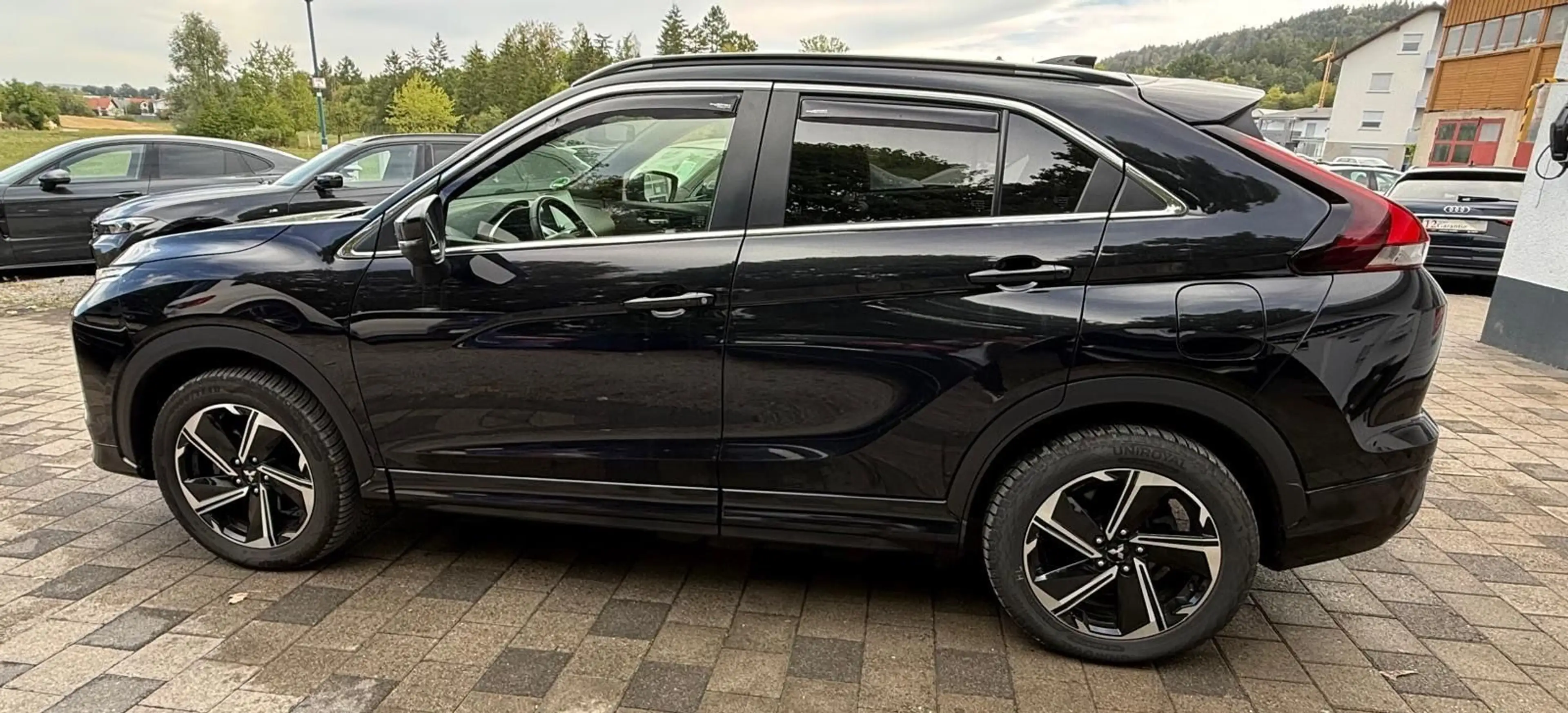 Mitsubishi Eclipse Cross Plus Select Black Hybrid 4WD — photo 11