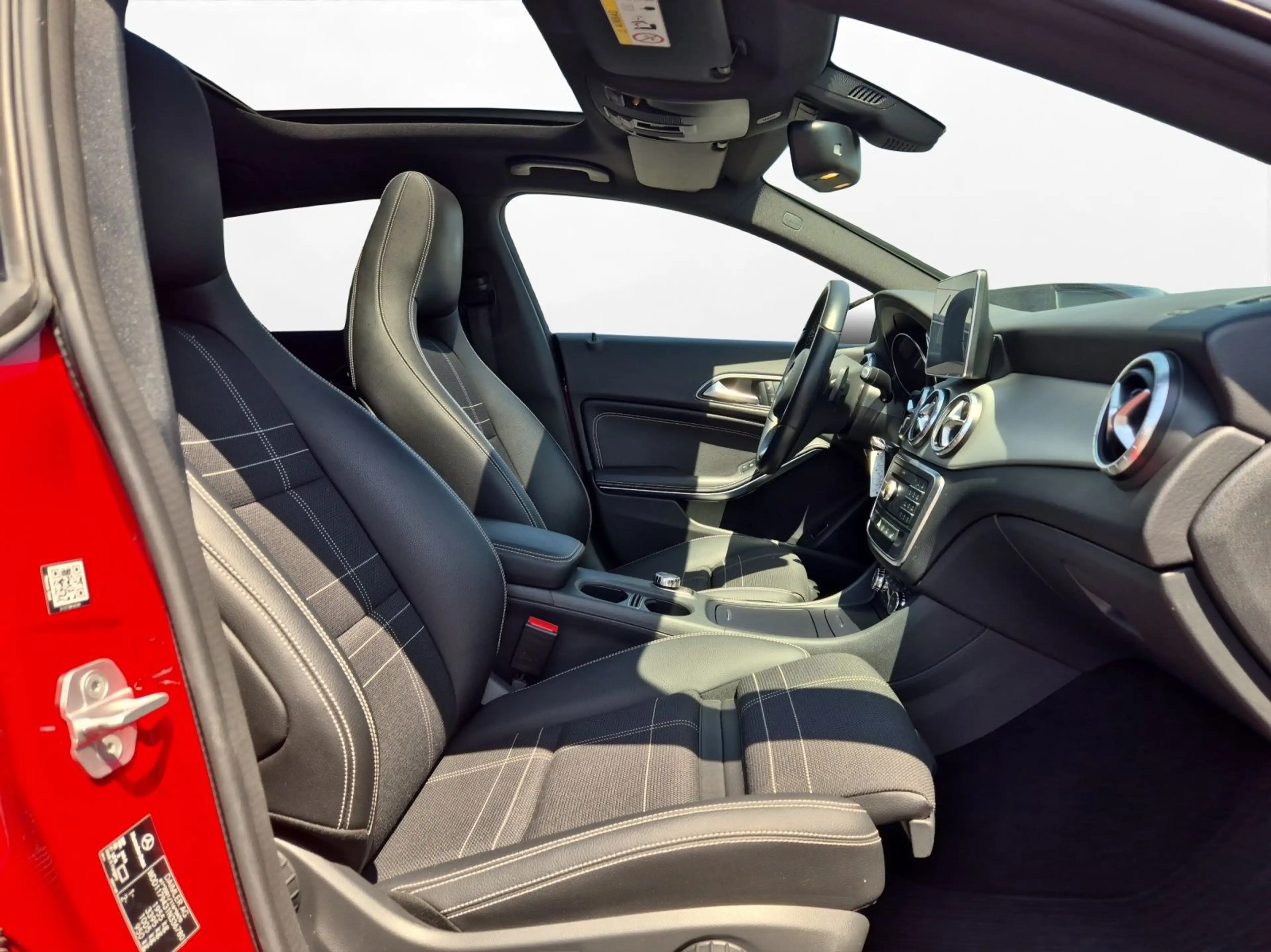 Mercedes-Benz CLA 200 CL Klasse CLA 200 Navi Kamera Pano Xenon — photo 13