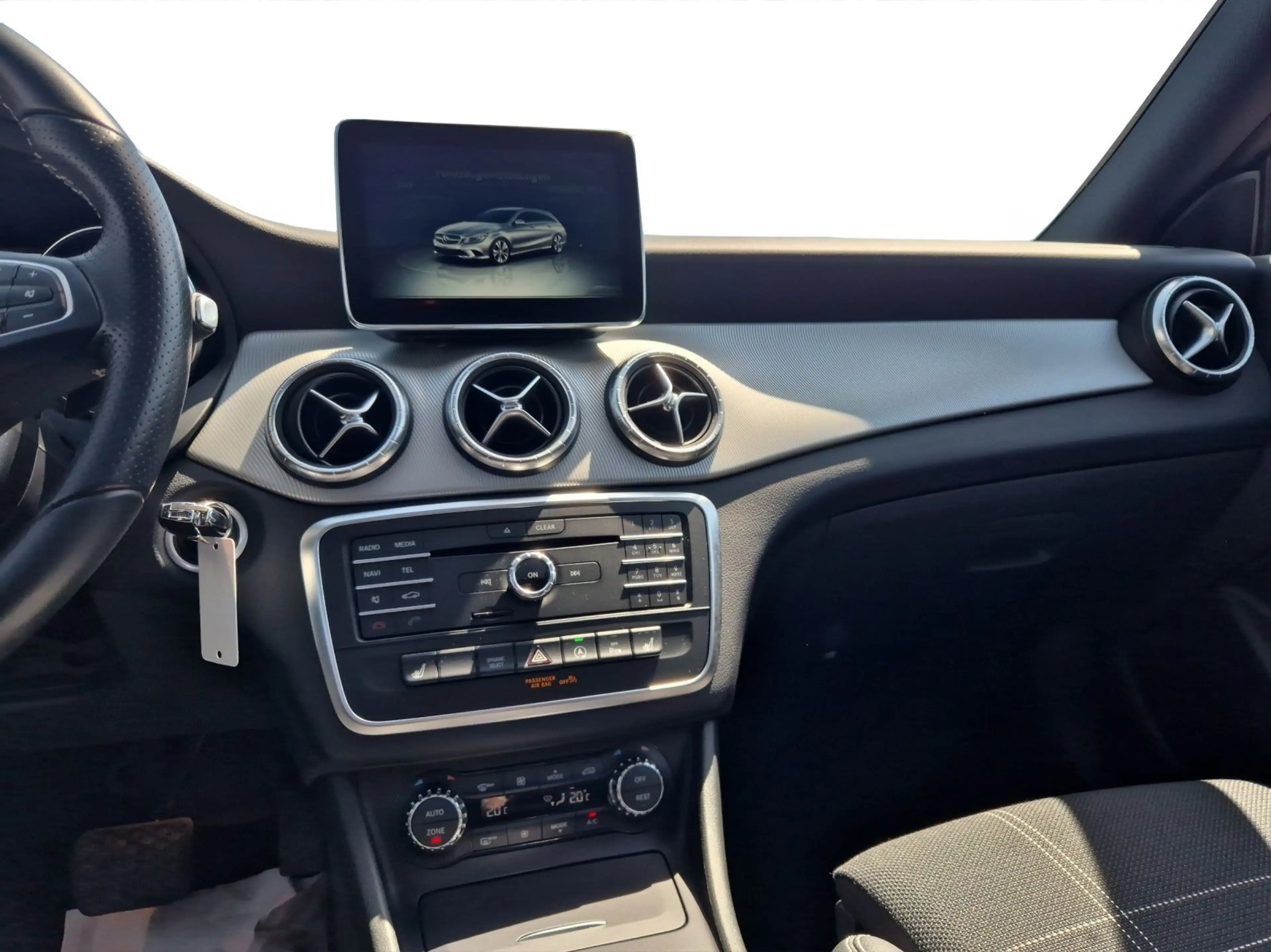 Mercedes-Benz CLA 200 CL Klasse CLA 200 Navi Kamera Pano Xenon — photo 11