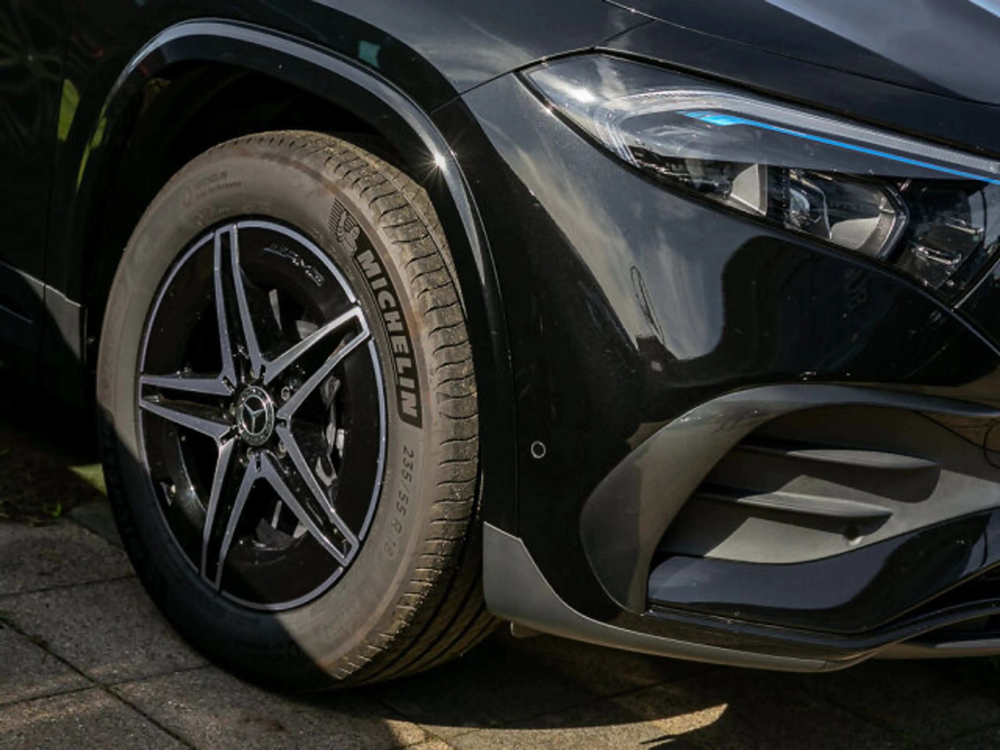 Mercedes-Benz EQA 250 + AMG Night Distronic LED Kamera MBUX — photo 3
