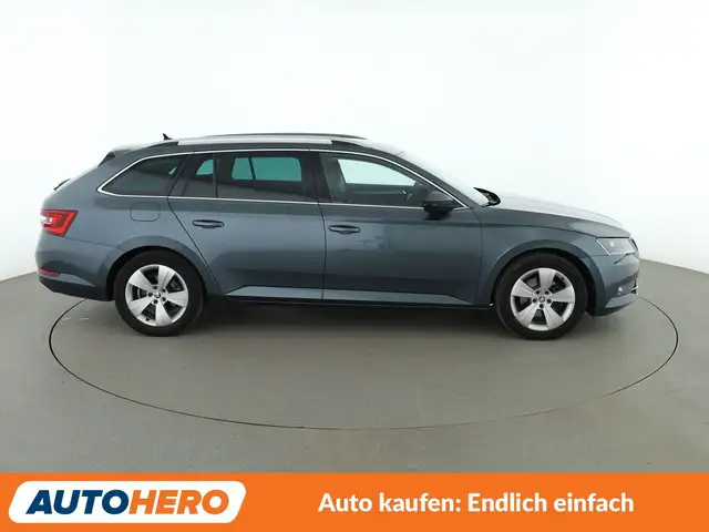 Skoda Superb view 7