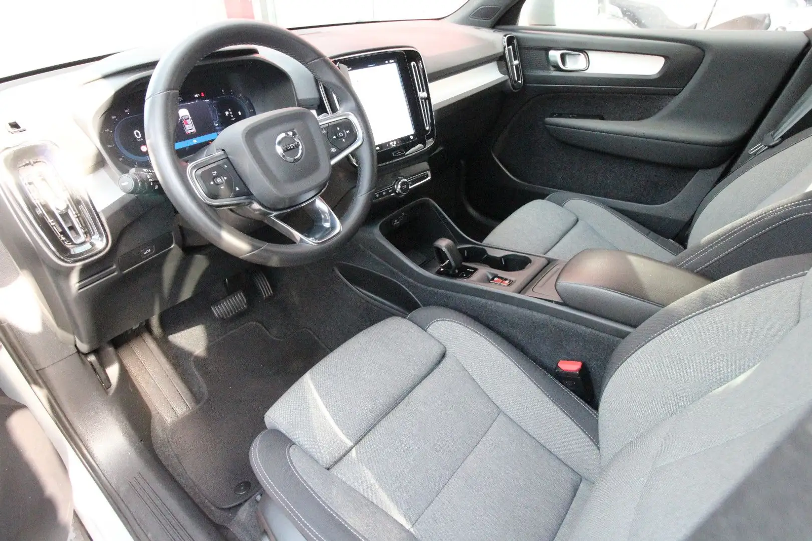 Volvo XC40 Core B3~Facelift~DAB~Pilot~uvm~ Grigio - 2