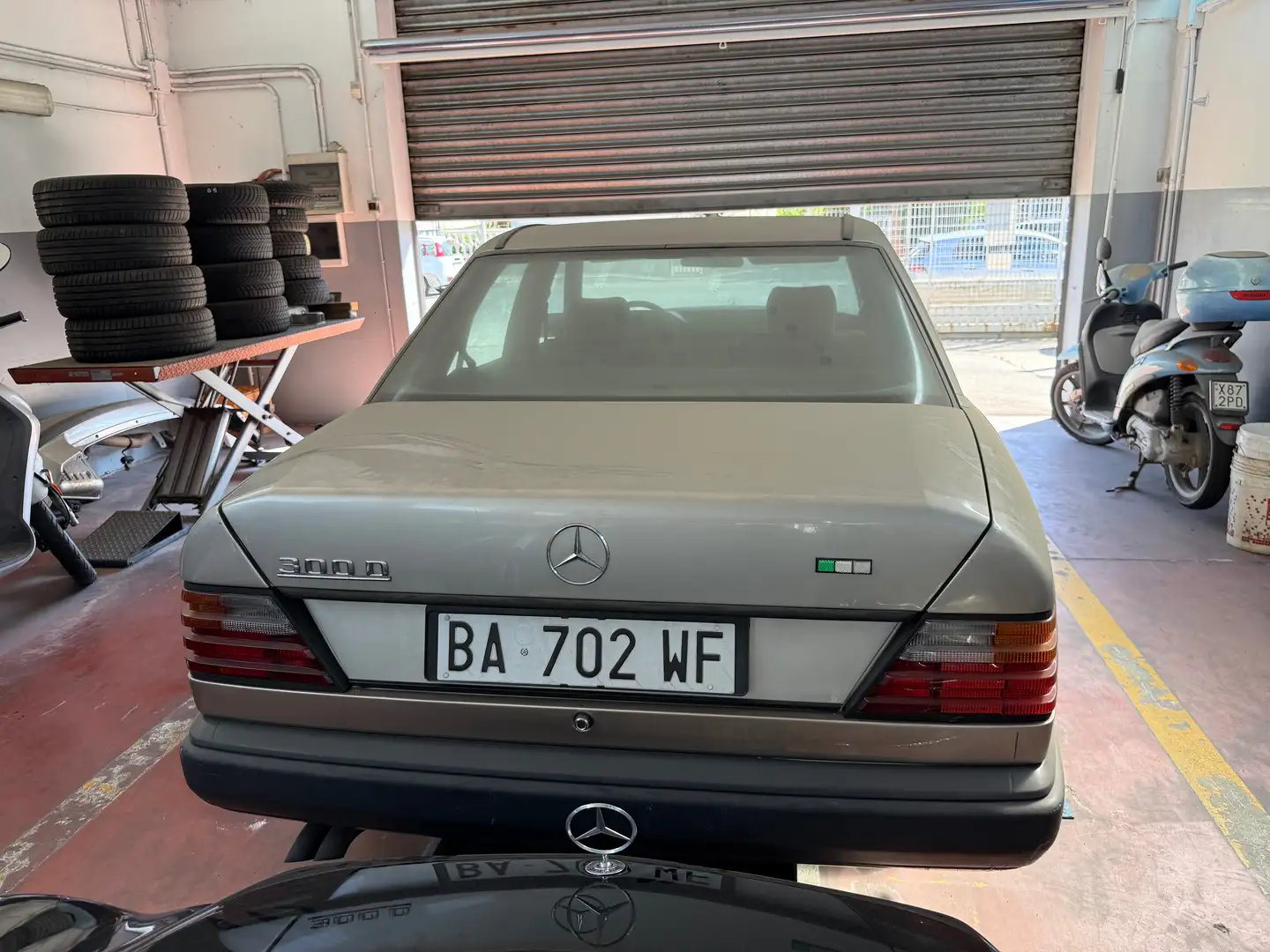 Mercedes-Benz 300 300 D Beige - 1
